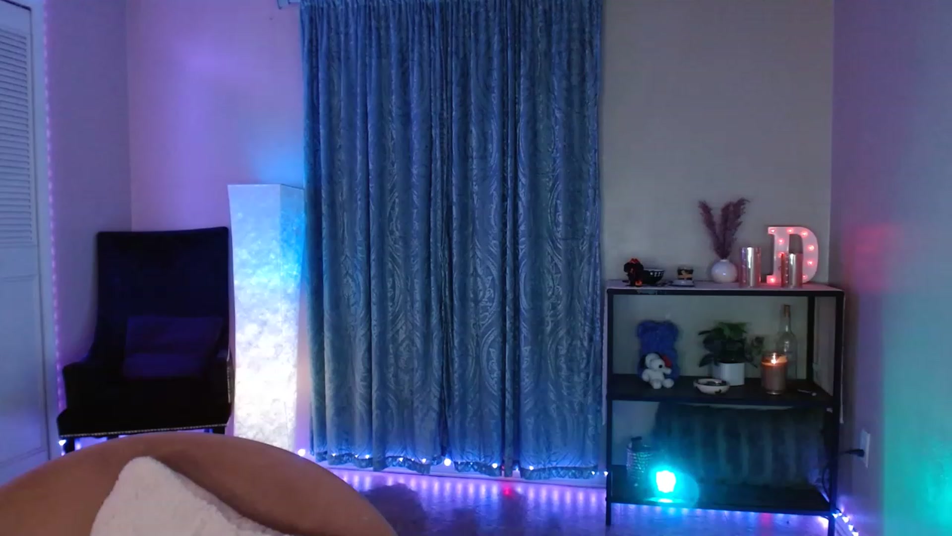 Gallery image thumbnail from DaniSpice's myfreecams stream on, 06/18/2023, 10:38 image 7 of 20