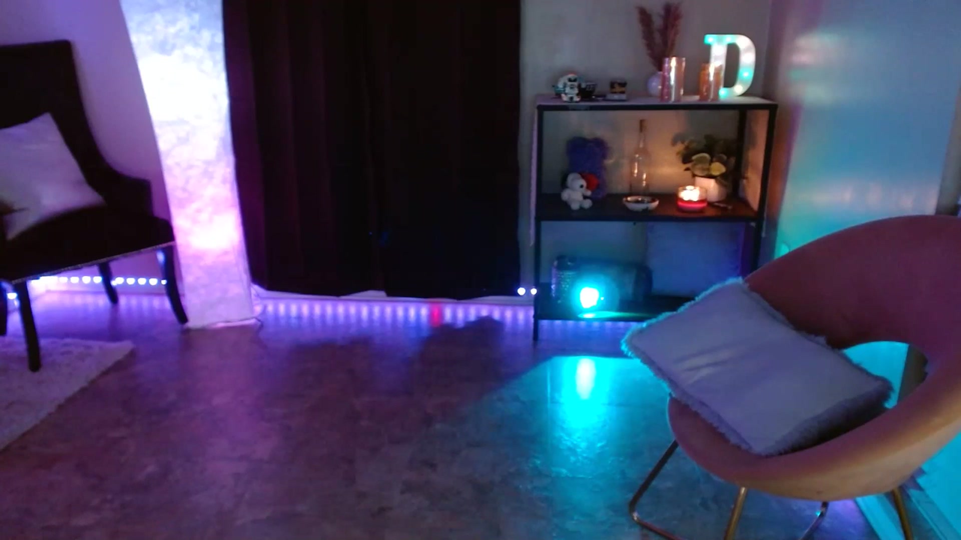 Gallery image thumbnail from DaniSpice's myfreecams stream on, 07/20/2023, 10:11 image 15 of 20