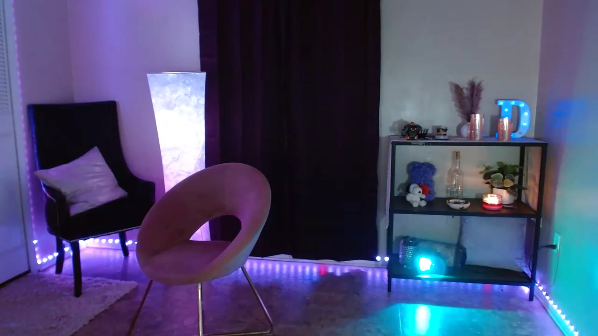 Gallery image thumbnail from DaniSpice's myfreecams stream on, 07/21/2023, 08:02 image 12 of 20