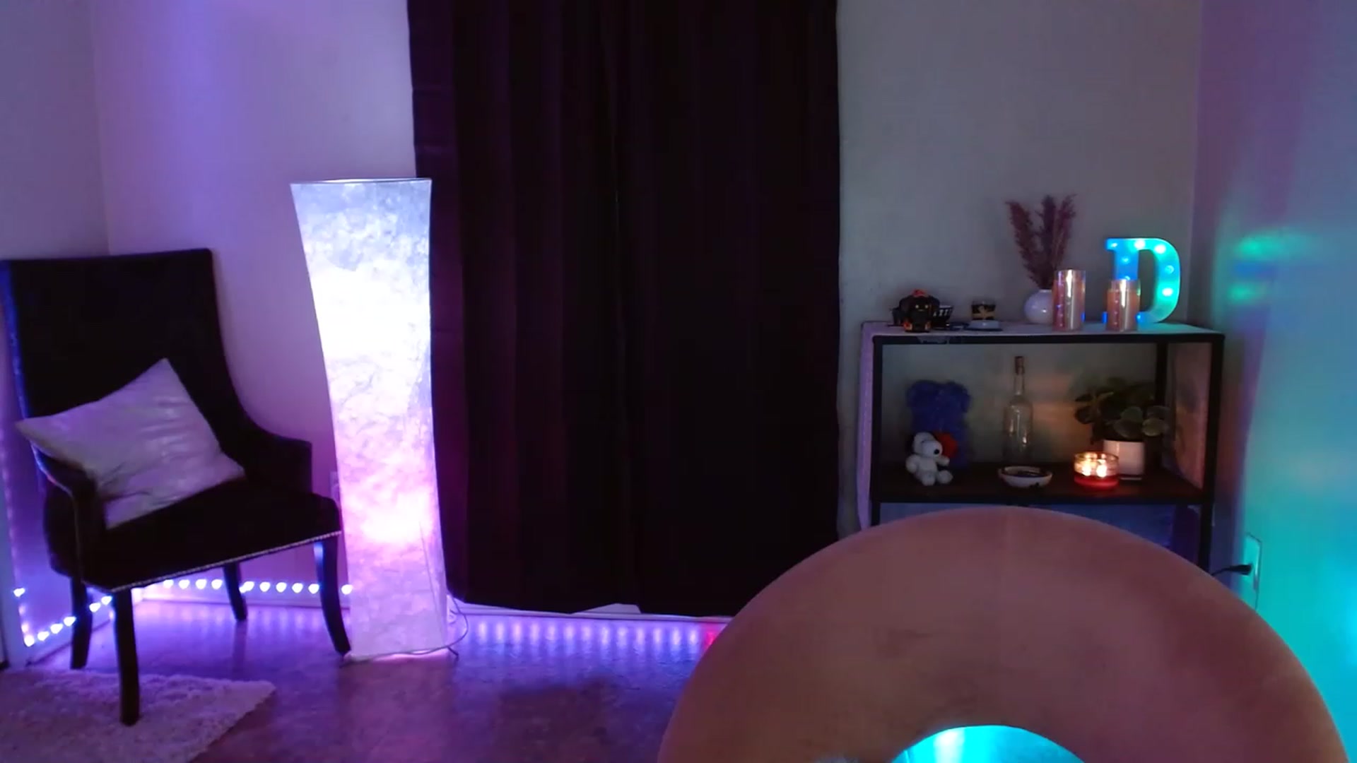 Gallery image thumbnail from DaniSpice's myfreecams stream on, 07/21/2023, 10:49 image 10 of 20
