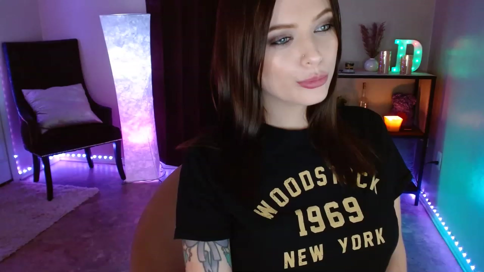 Gallery image thumbnail from DaniSpice's myfreecams stream on, 08/01/2023, 08:20 image 10 of 20