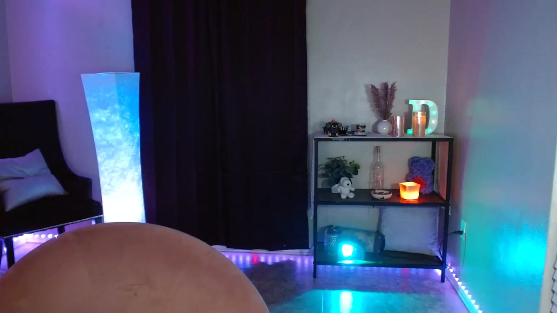 Gallery image thumbnail from DaniSpice's myfreecams stream on, 08/06/2023, 08:01 image 16 of 20