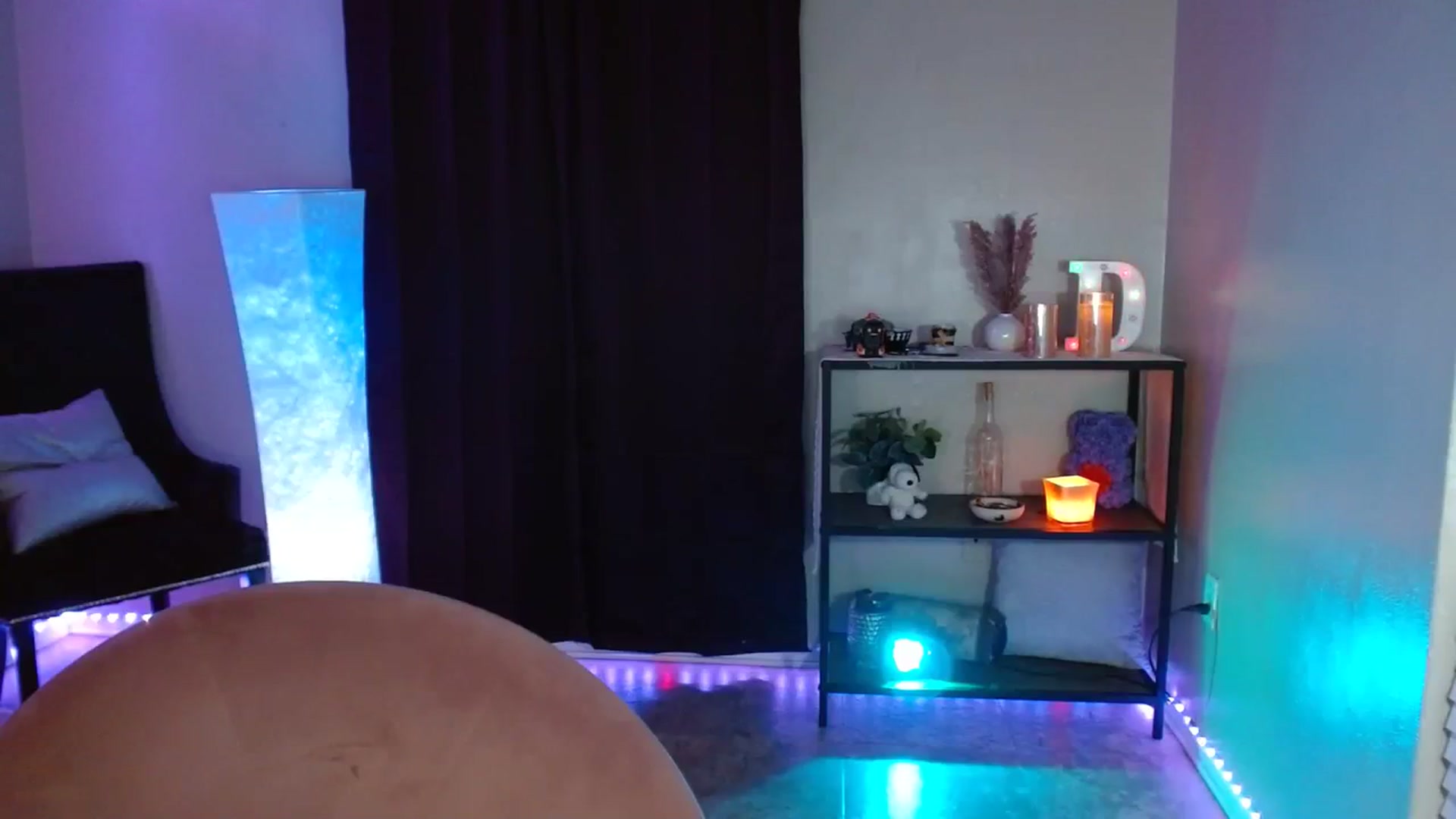 Gallery image thumbnail from DaniSpice's myfreecams stream on, 08/06/2023, 08:01 image 17 of 20