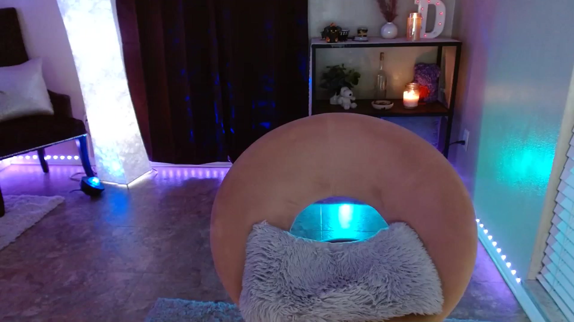 Gallery image thumbnail from DaniSpice's myfreecams stream on, 08/21/2023, 05:04 image 9 of 20