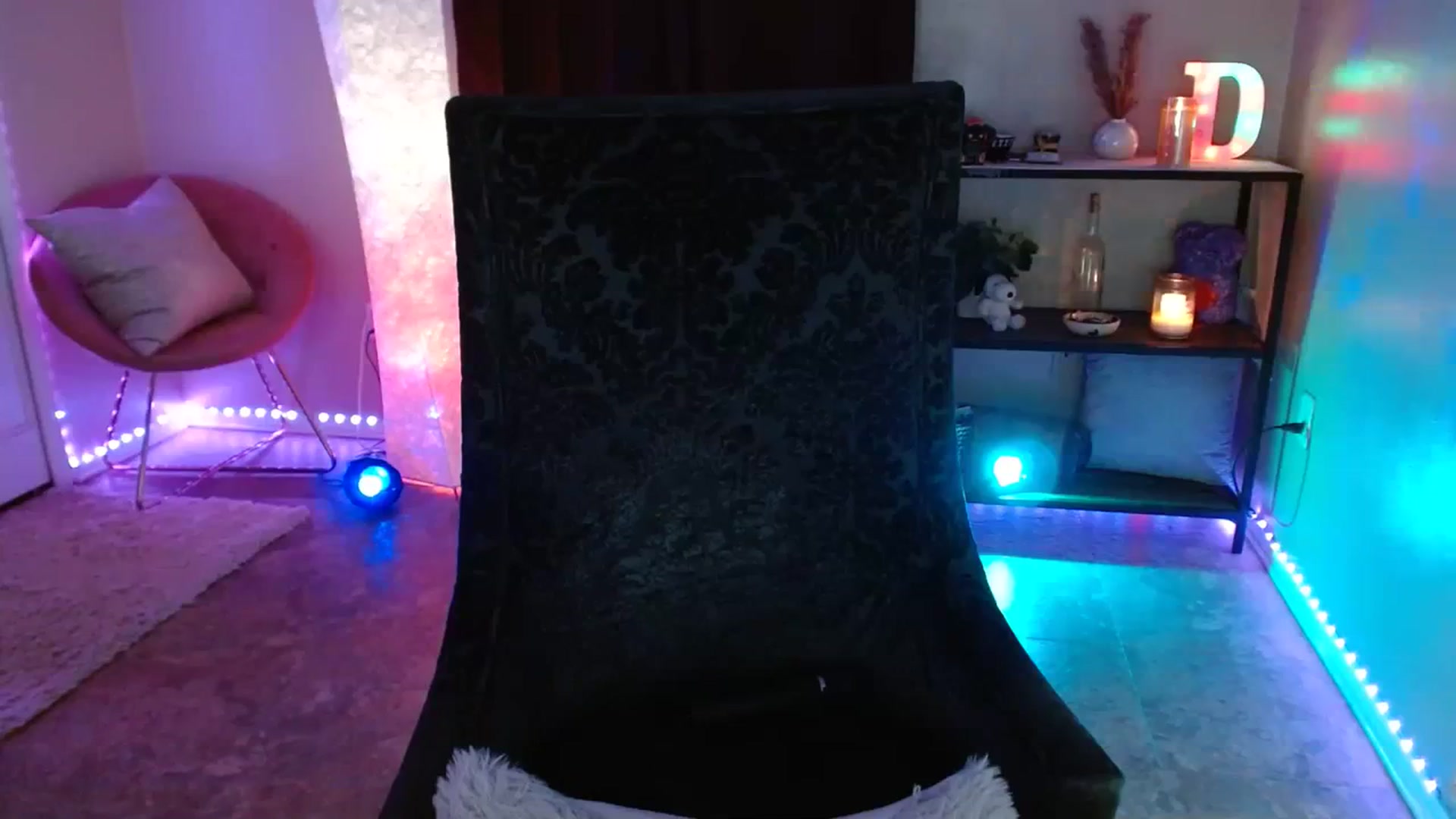 Gallery image thumbnail from DaniSpice's myfreecams stream on, 08/23/2023, 07:36 image 16 of 20