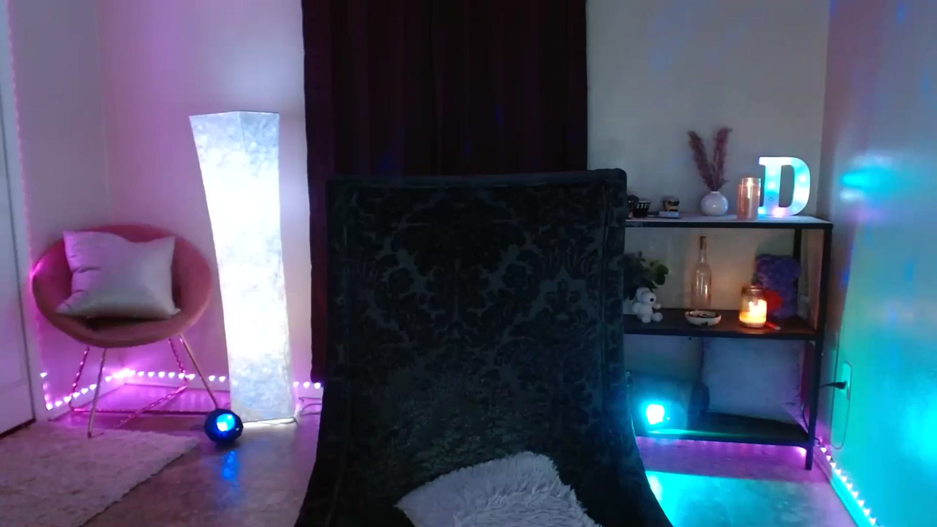 Gallery image thumbnail from DaniSpice's myfreecams stream on, 08/25/2023, 09:28 image 14 of 20