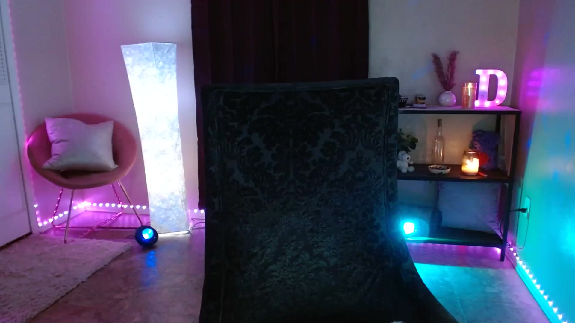 Gallery image thumbnail from DaniSpice's myfreecams stream on, 08/25/2023, 09:28 image 1 of 20
