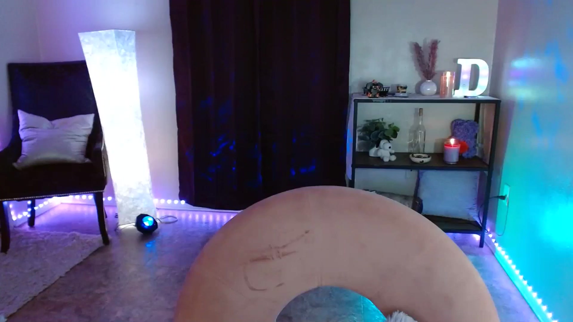 Gallery image thumbnail from DaniSpice's myfreecams stream on, 08/27/2023, 06:59 image 15 of 20