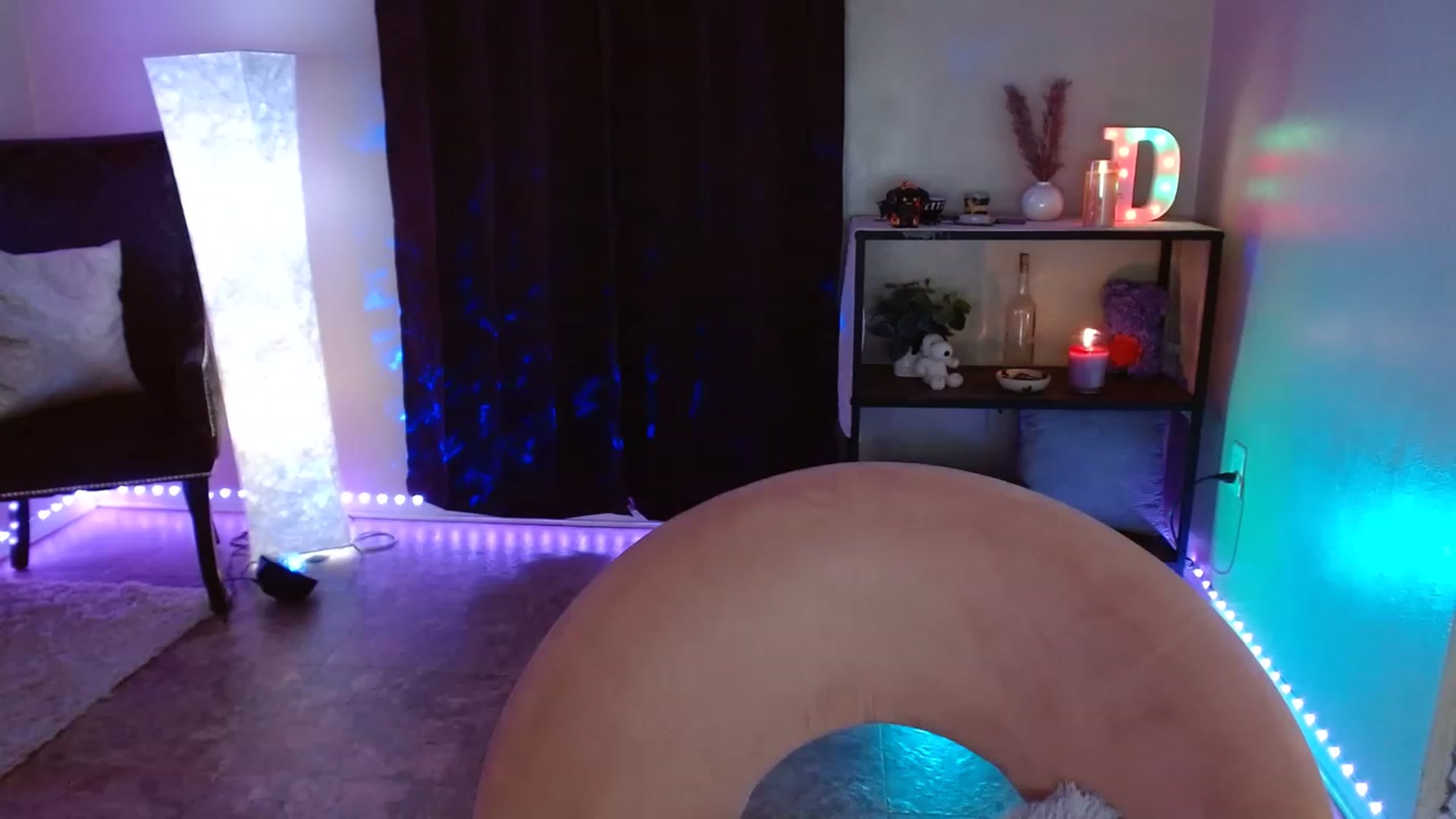 Gallery image thumbnail from DaniSpice's myfreecams stream on, 08/28/2023, 10:06 image 7 of 20
