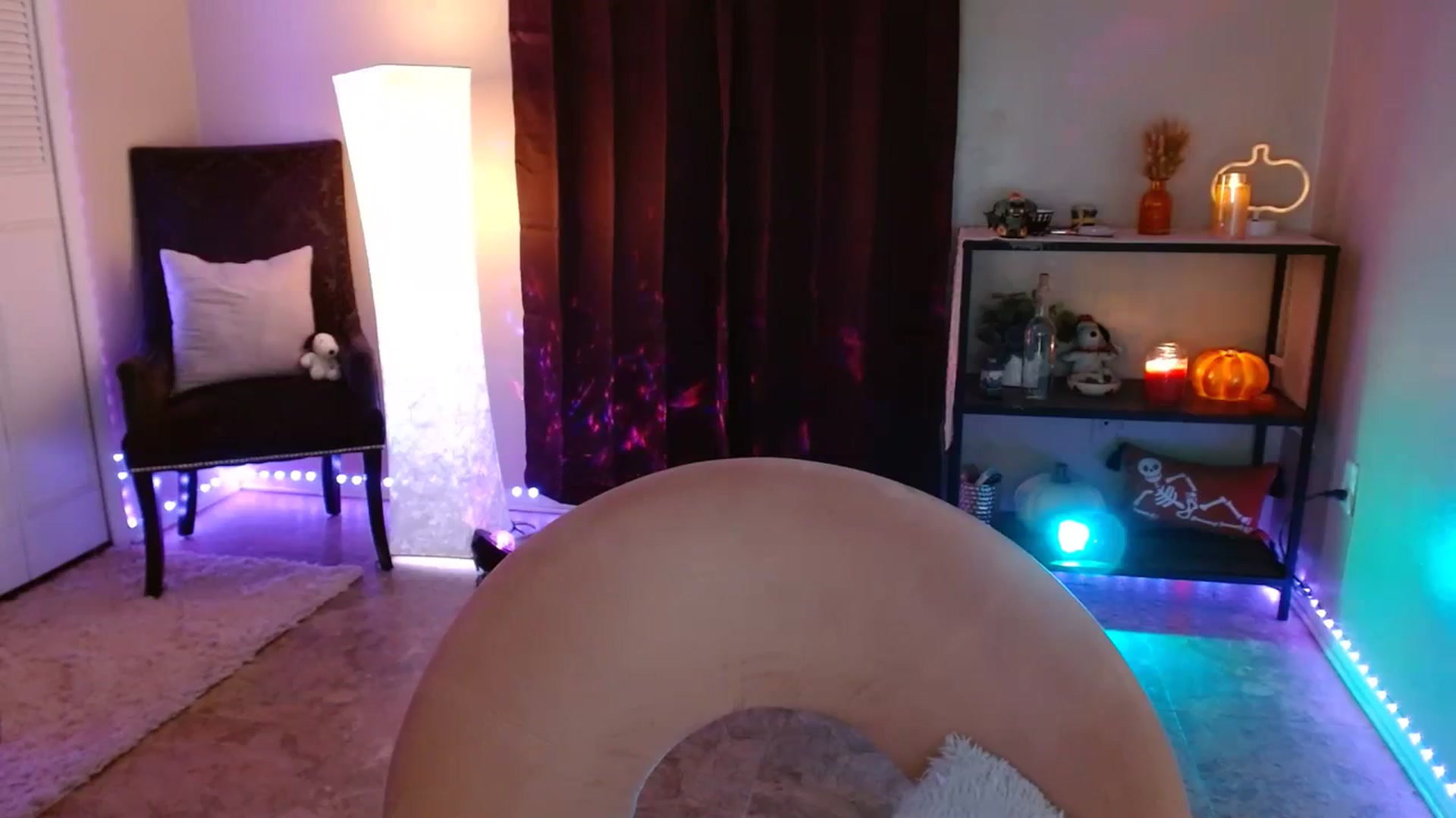 Gallery image thumbnail from DaniSpice's myfreecams stream on, 10/04/2023, 07:30 image 12 of 20