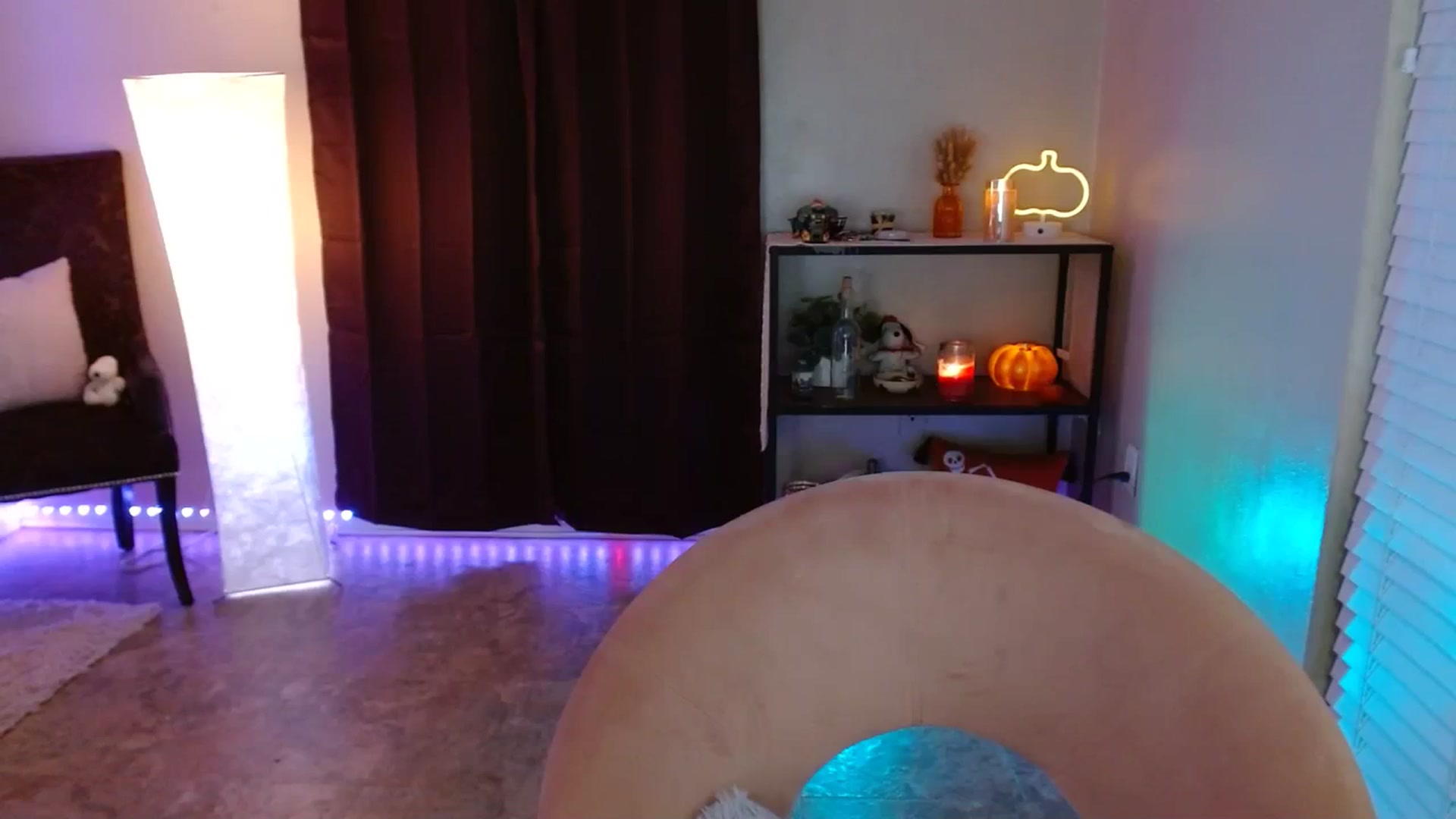 Gallery image thumbnail from DaniSpice's myfreecams stream on, 10/10/2023, 07:20 image 13 of 20