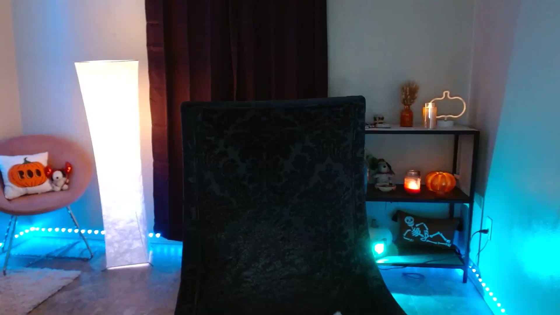Gallery image thumbnail from DaniSpice's myfreecams stream on, 10/17/2023, 07:07 image 7 of 20