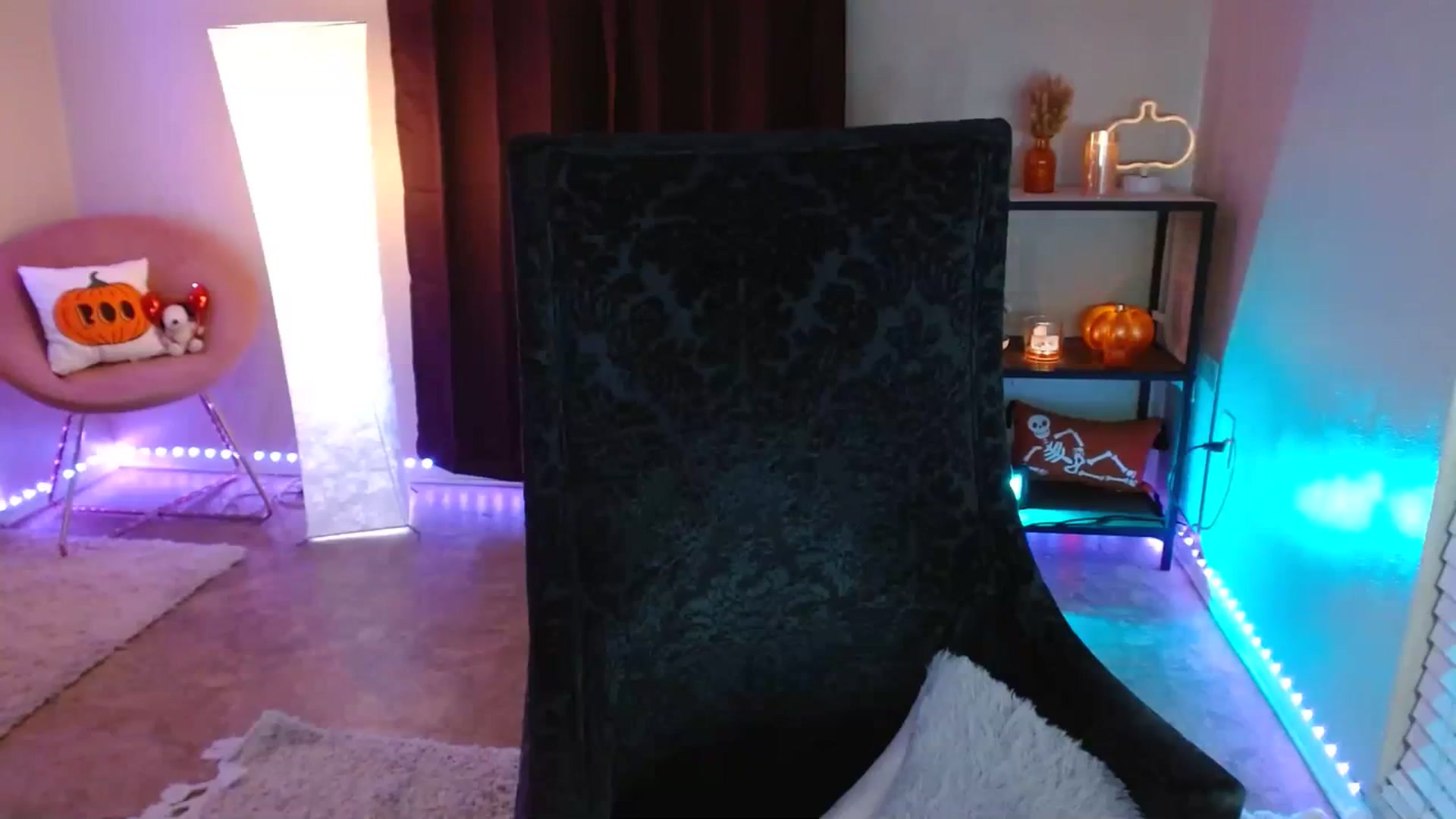 Gallery image thumbnail from DaniSpice's myfreecams stream on, 10/24/2023, 10:06 image 9 of 20