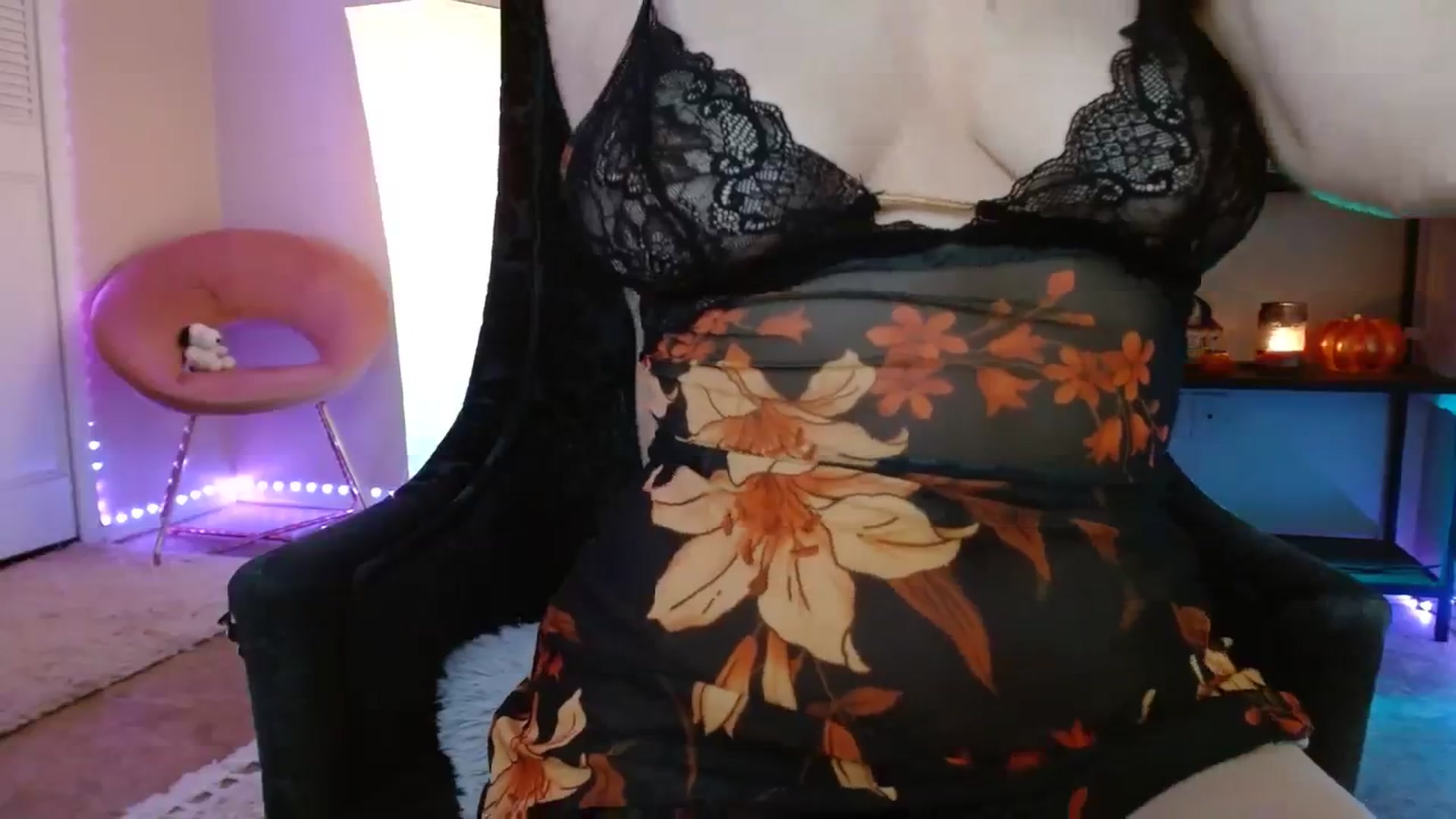 Gallery image thumbnail from DaniSpice's myfreecams stream on, 11/08/2023, 08:21 image 5 of 20