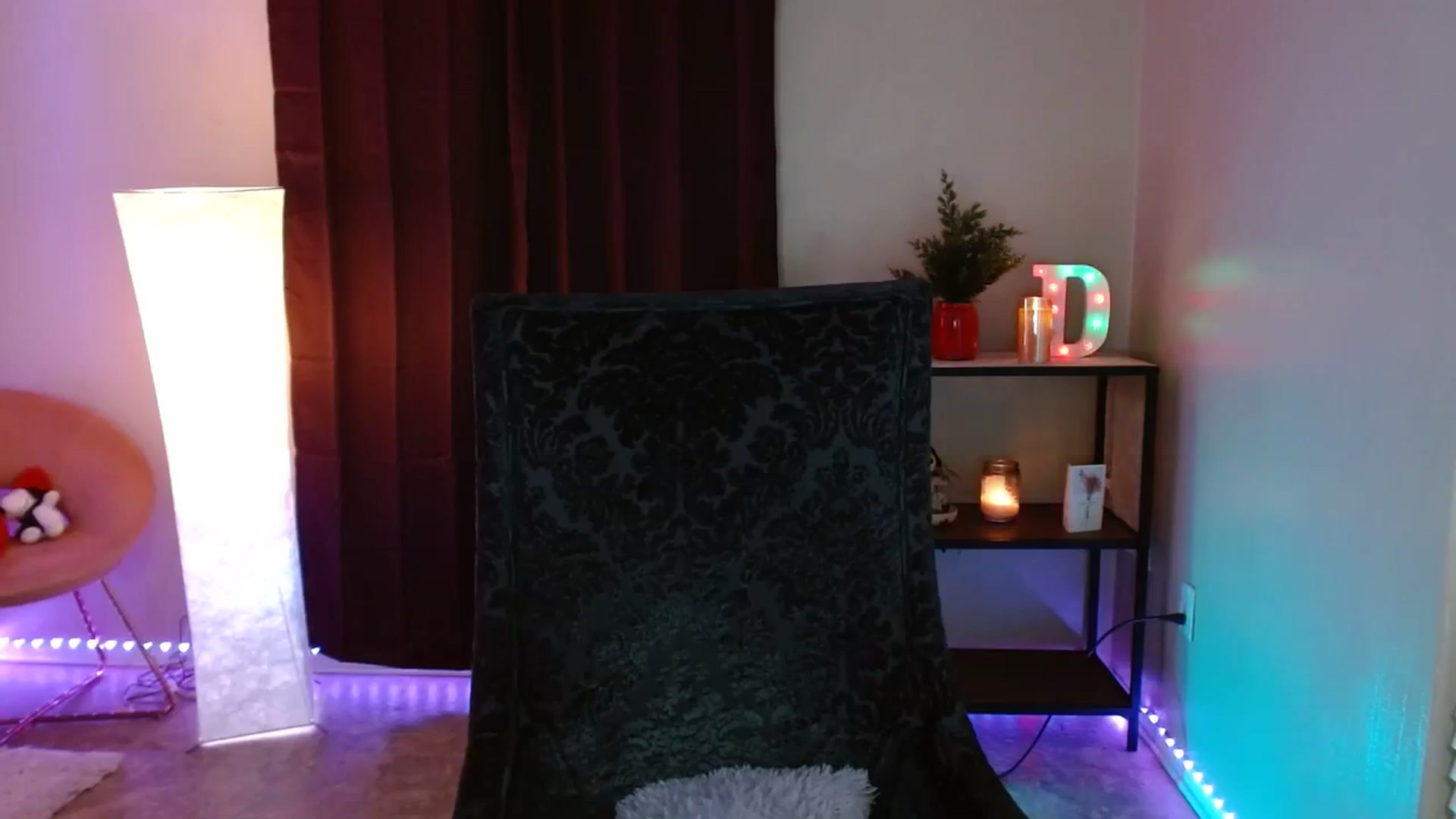 Gallery image thumbnail from DaniSpice's myfreecams stream on, 12/05/2023, 06:17 image 10 of 20