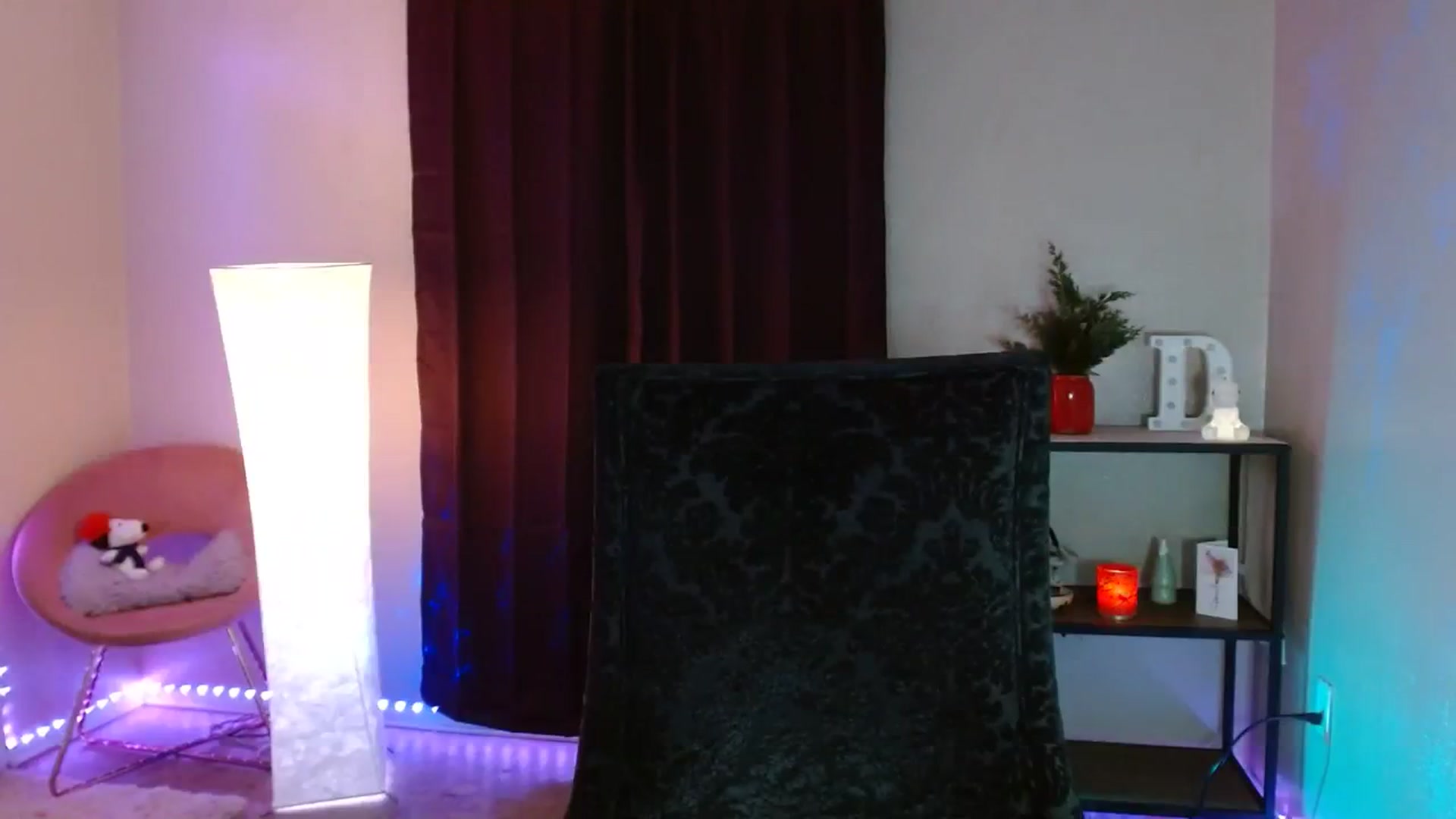 Gallery image thumbnail from DaniSpice's myfreecams stream on, 12/22/2023, 08:06 image 18 of 20
