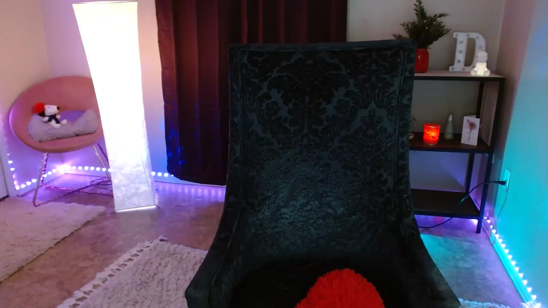 Gallery image thumbnail from DaniSpice's myfreecams stream on, 12/22/2023, 08:06 image 19 of 20