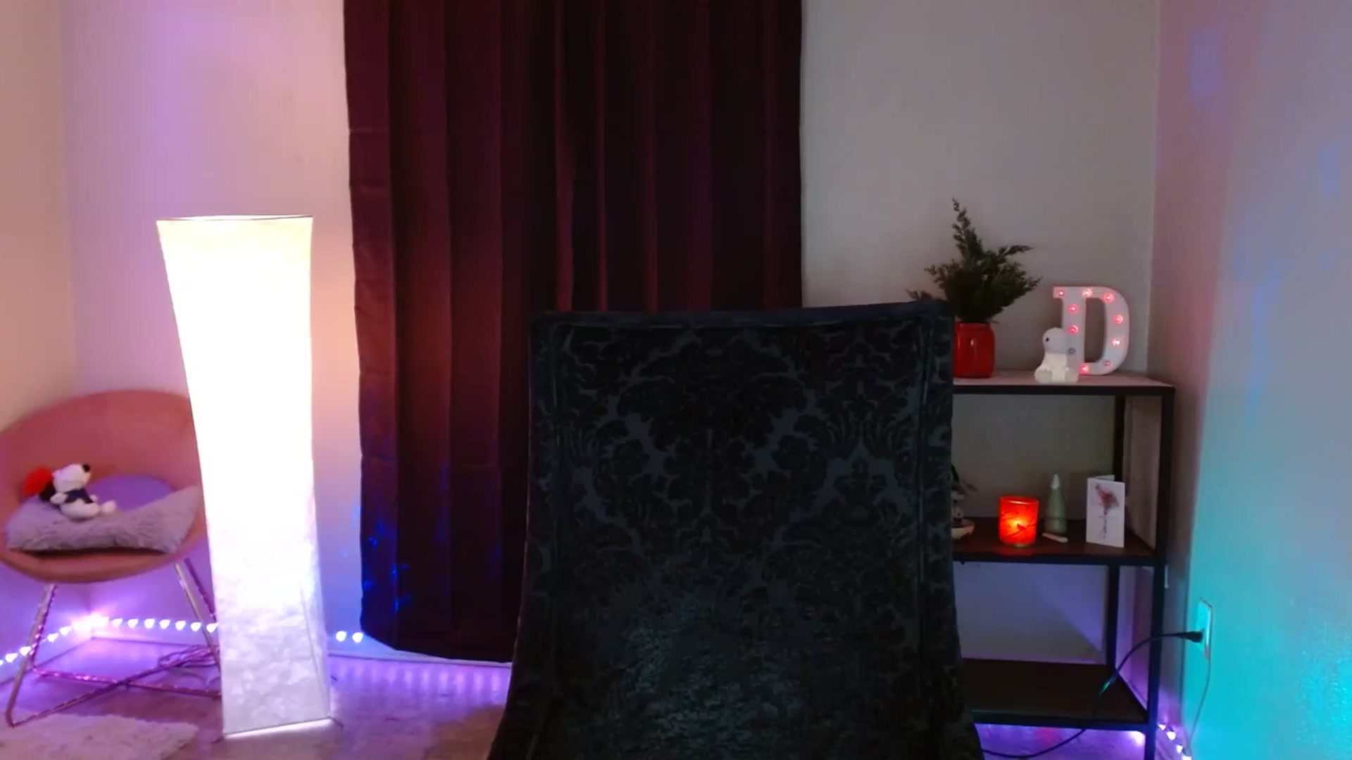 Gallery image thumbnail from DaniSpice's myfreecams stream on, 12/23/2023, 09:22 image 6 of 20