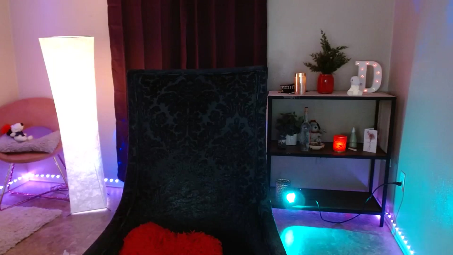 Gallery image thumbnail from DaniSpice's myfreecams stream on, 12/23/2023, 09:22 image 18 of 20