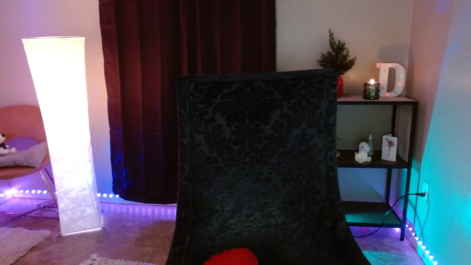 Gallery image thumbnail from DaniSpice's myfreecams stream on, 12/27/2023, 09:00 image 18 of 20