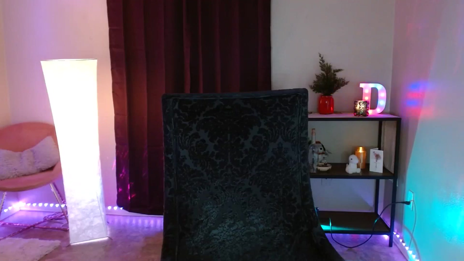 Gallery image thumbnail from DaniSpice's myfreecams stream on, 01/04/2024, 06:42 image 12 of 20