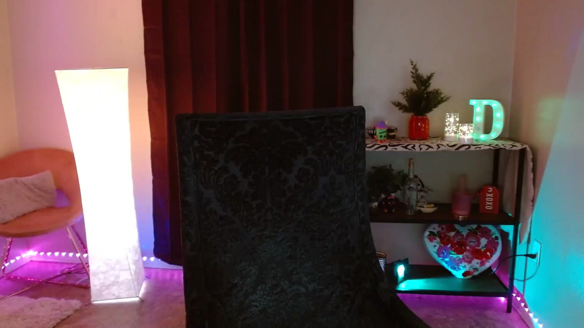Gallery image thumbnail from DaniSpice's myfreecams stream on, 01/27/2024, 08:47 image 15 of 20