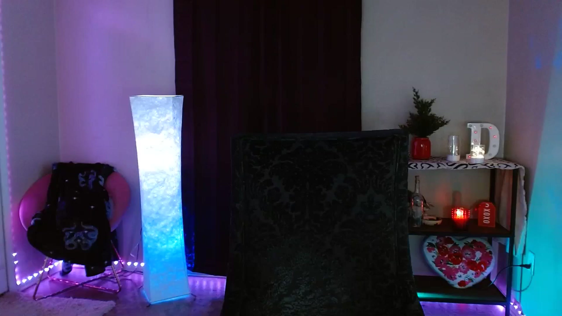 Gallery image thumbnail from DaniSpice's myfreecams stream on, 02/19/2024, 08:38 image 10 of 20