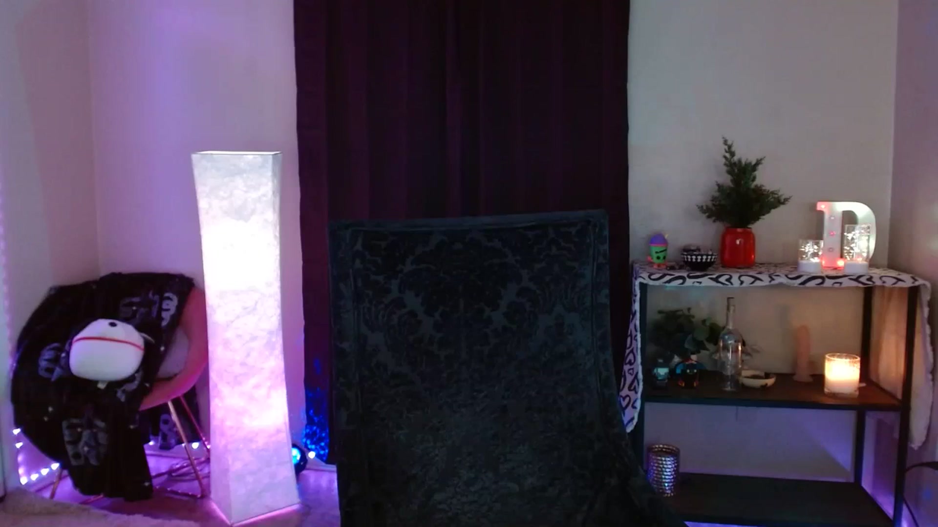 Gallery image thumbnail from DaniSpice's myfreecams stream on, 03/05/2024, 08:25 image 17 of 20