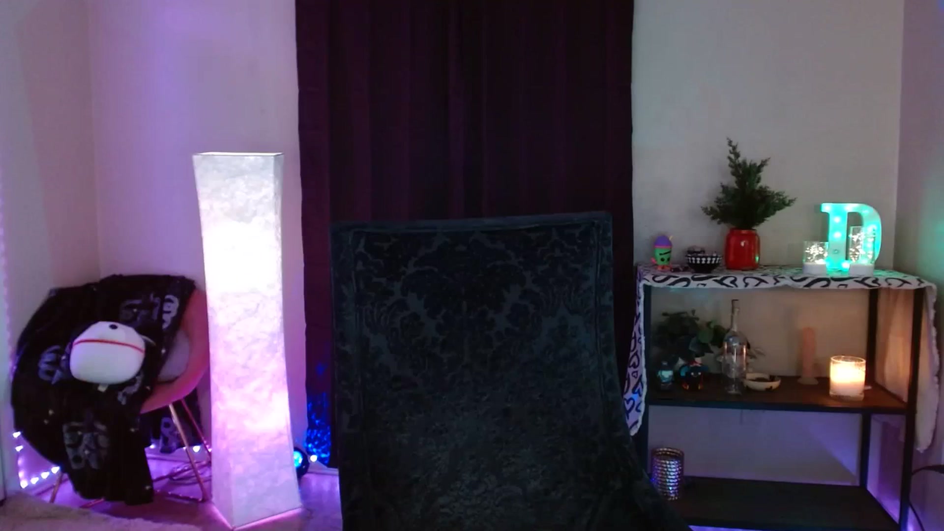 Gallery image thumbnail from DaniSpice's myfreecams stream on, 03/05/2024, 08:25 image 18 of 20