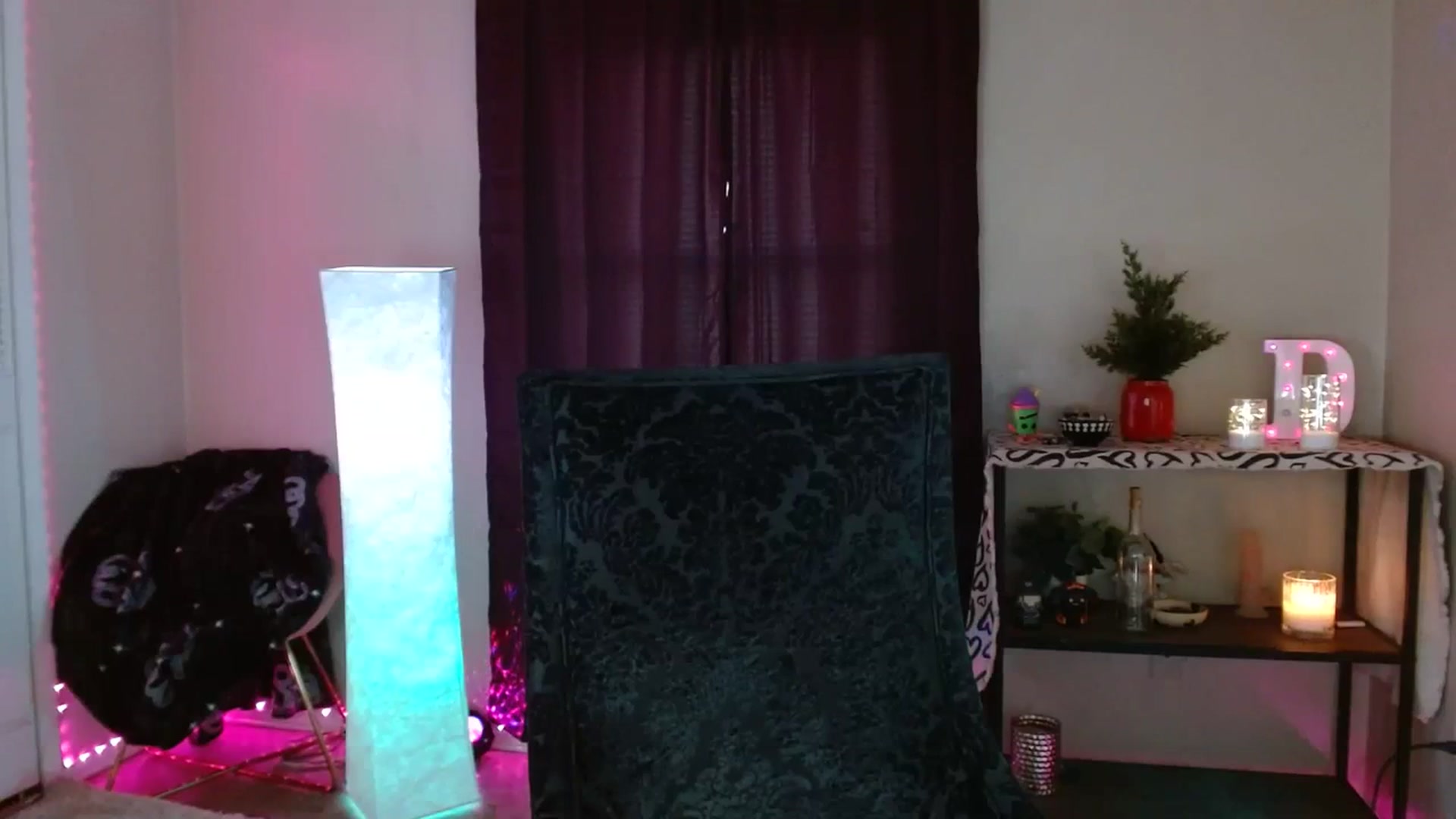 Gallery image thumbnail from DaniSpice's myfreecams stream on, 03/08/2024, 12:33 image 16 of 20