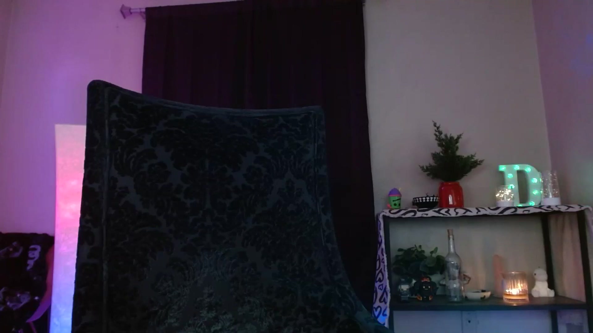 Gallery image thumbnail from DaniSpice's myfreecams stream on, 03/17/2024, 08:25 image 17 of 20