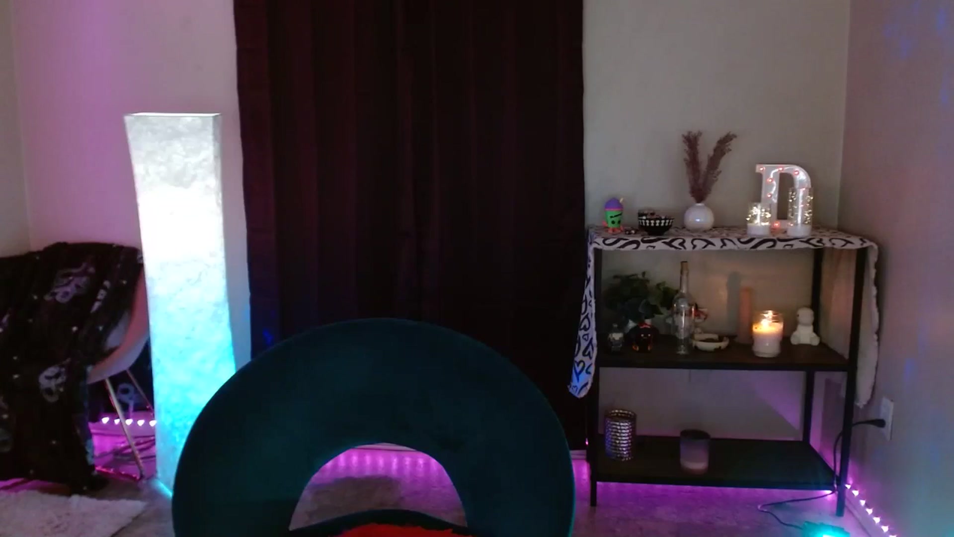 Gallery image thumbnail from DaniSpice's myfreecams stream on, 03/27/2024, 06:49 image 18 of 20