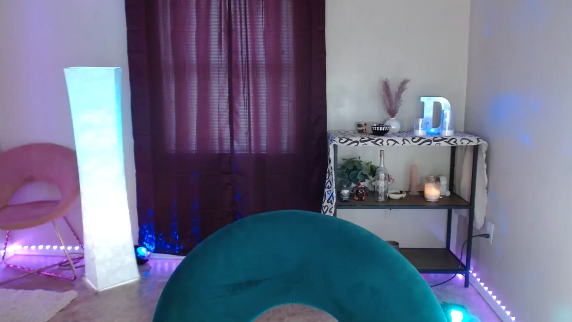 Gallery image thumbnail from DaniSpice's myfreecams stream on, 04/15/2024, 20:42 image 10 of 20