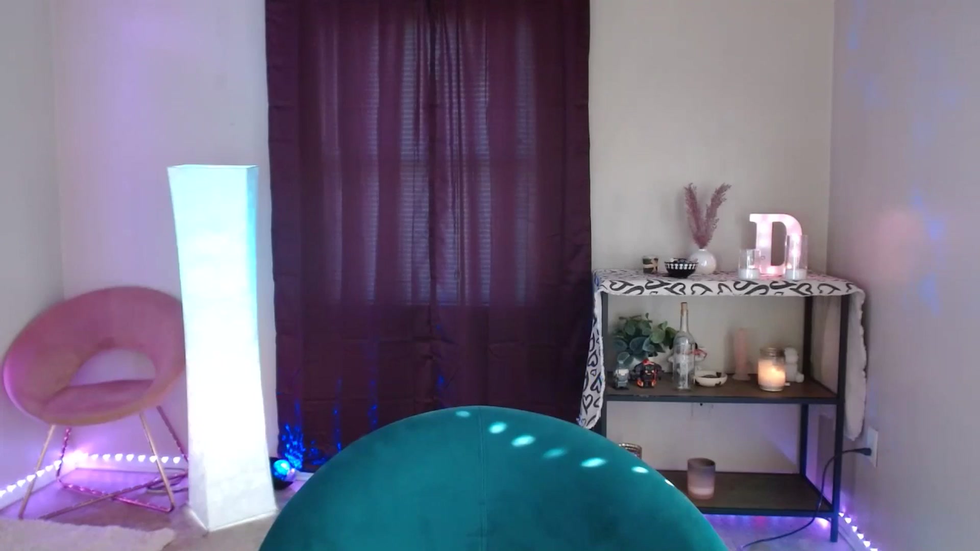 Gallery image thumbnail from DaniSpice's myfreecams stream on, 04/16/2024, 24:17 image 2 of 20