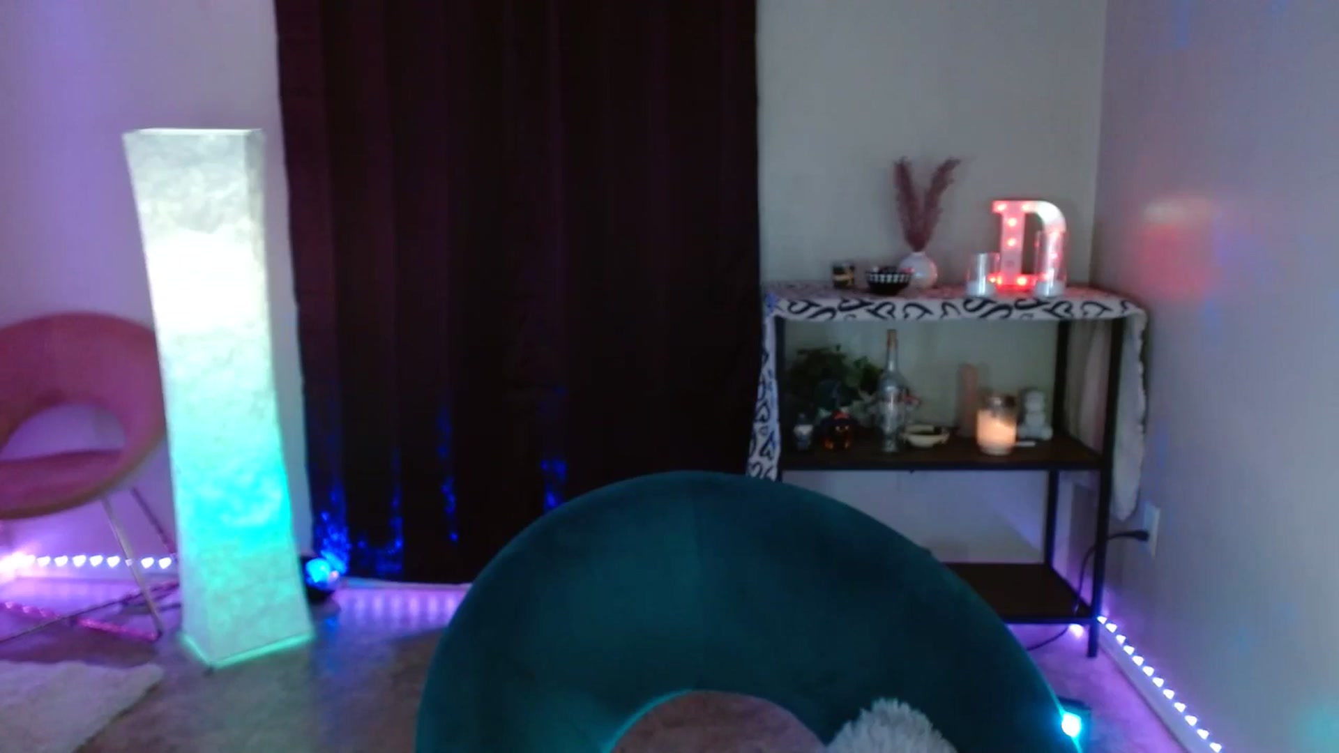 Gallery image thumbnail from DaniSpice's myfreecams stream on, 04/17/2024, 07:31 image 9 of 20