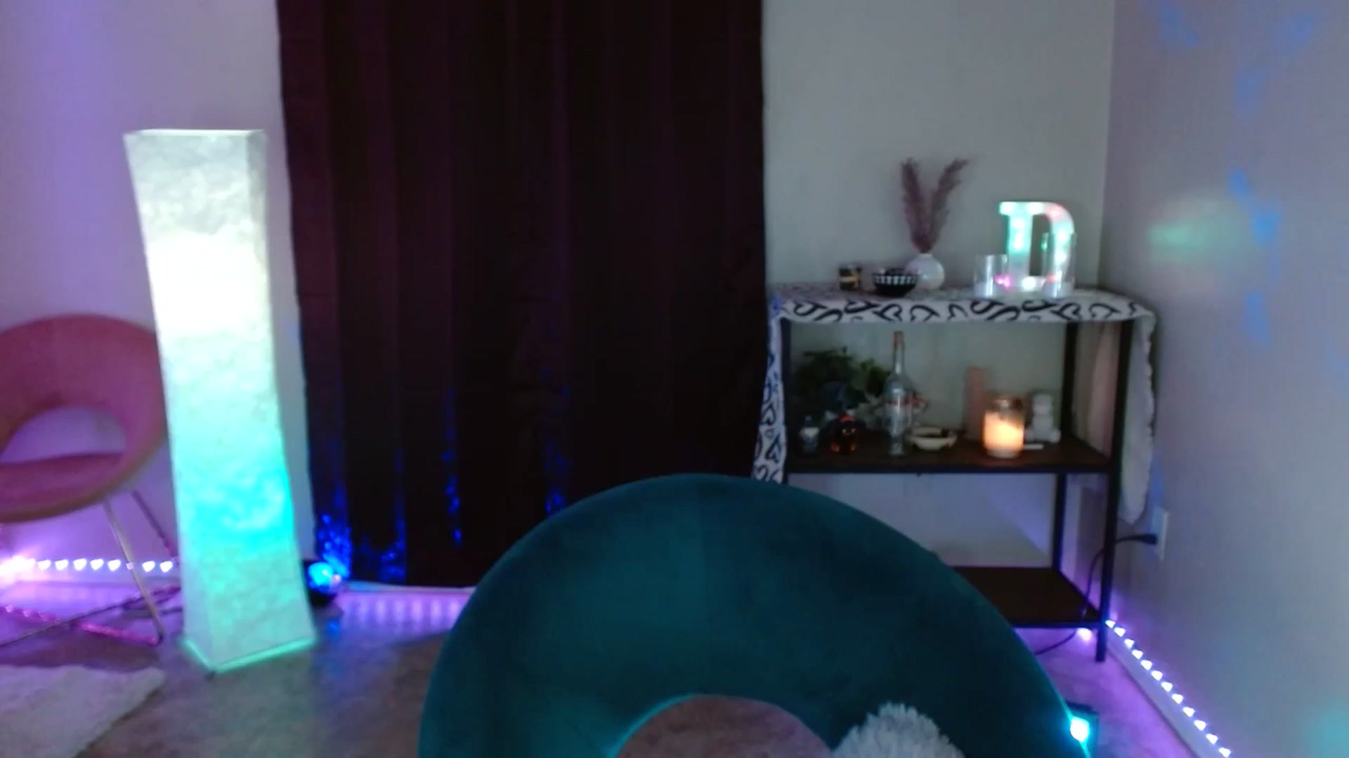 Gallery image thumbnail from DaniSpice's myfreecams stream on, 04/17/2024, 07:31 image 8 of 20