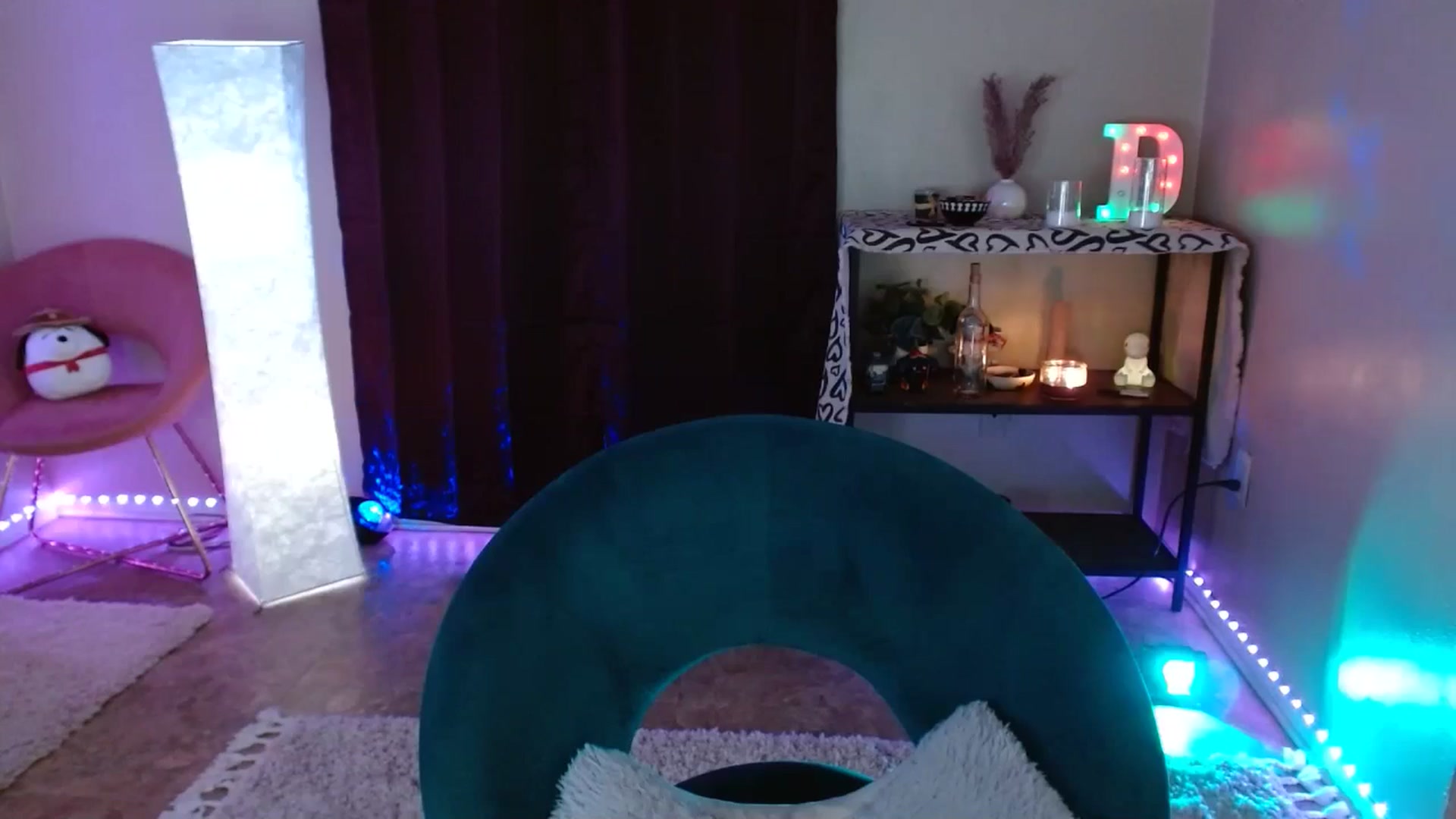Gallery image thumbnail from DaniSpice's myfreecams stream on, 04/22/2024, 07:33 image 15 of 20