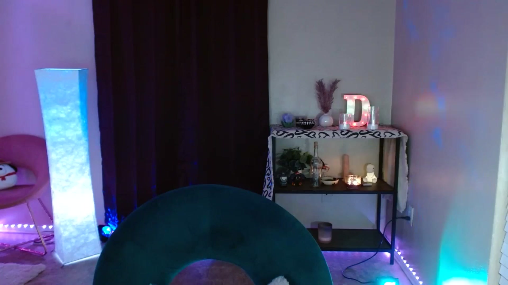 Gallery image thumbnail from DaniSpice's myfreecams stream on, 04/24/2024, 06:23 image 9 of 20