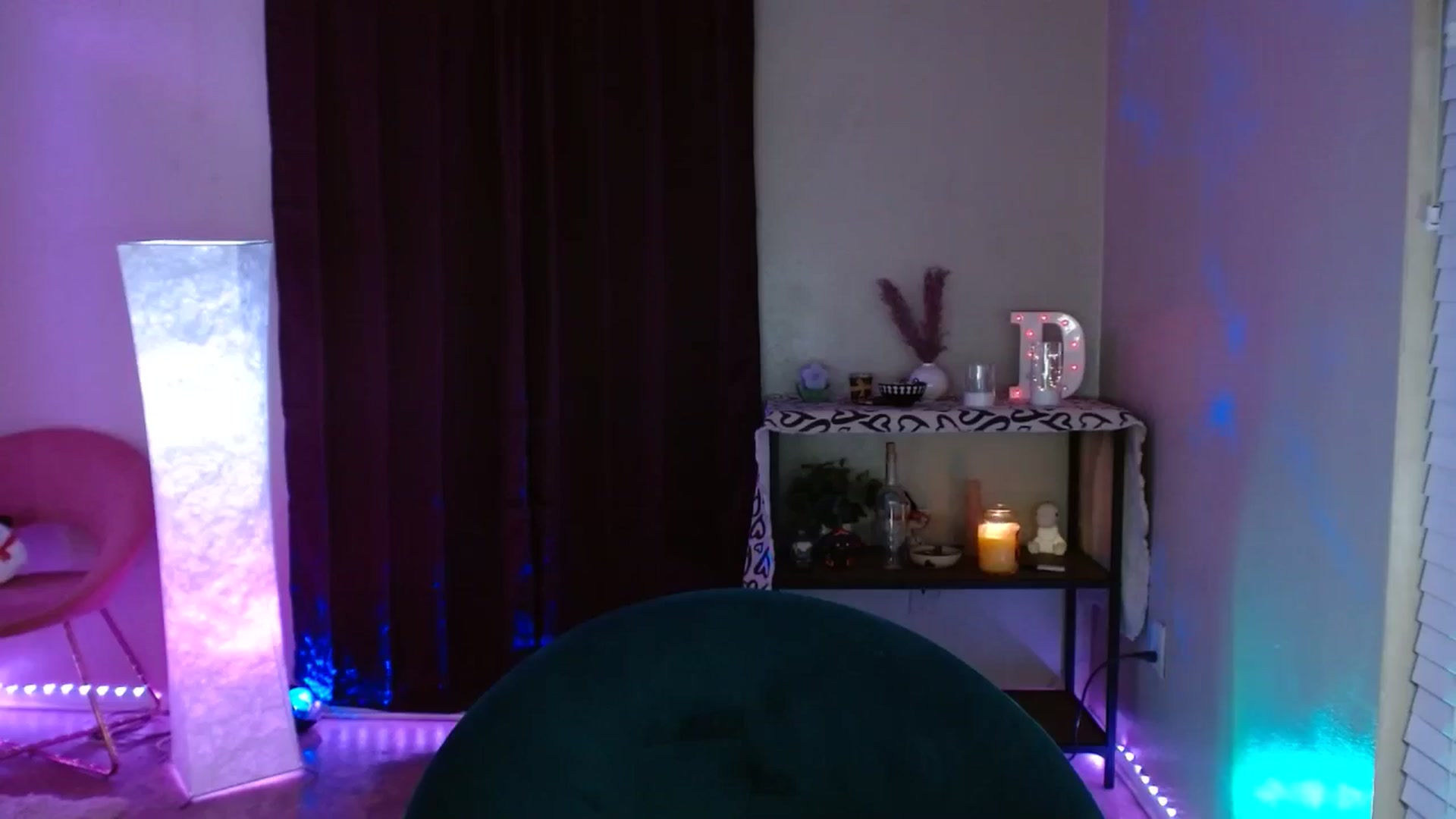Gallery image thumbnail from DaniSpice's myfreecams stream on, 05/15/2024, 06:01 image 15 of 20