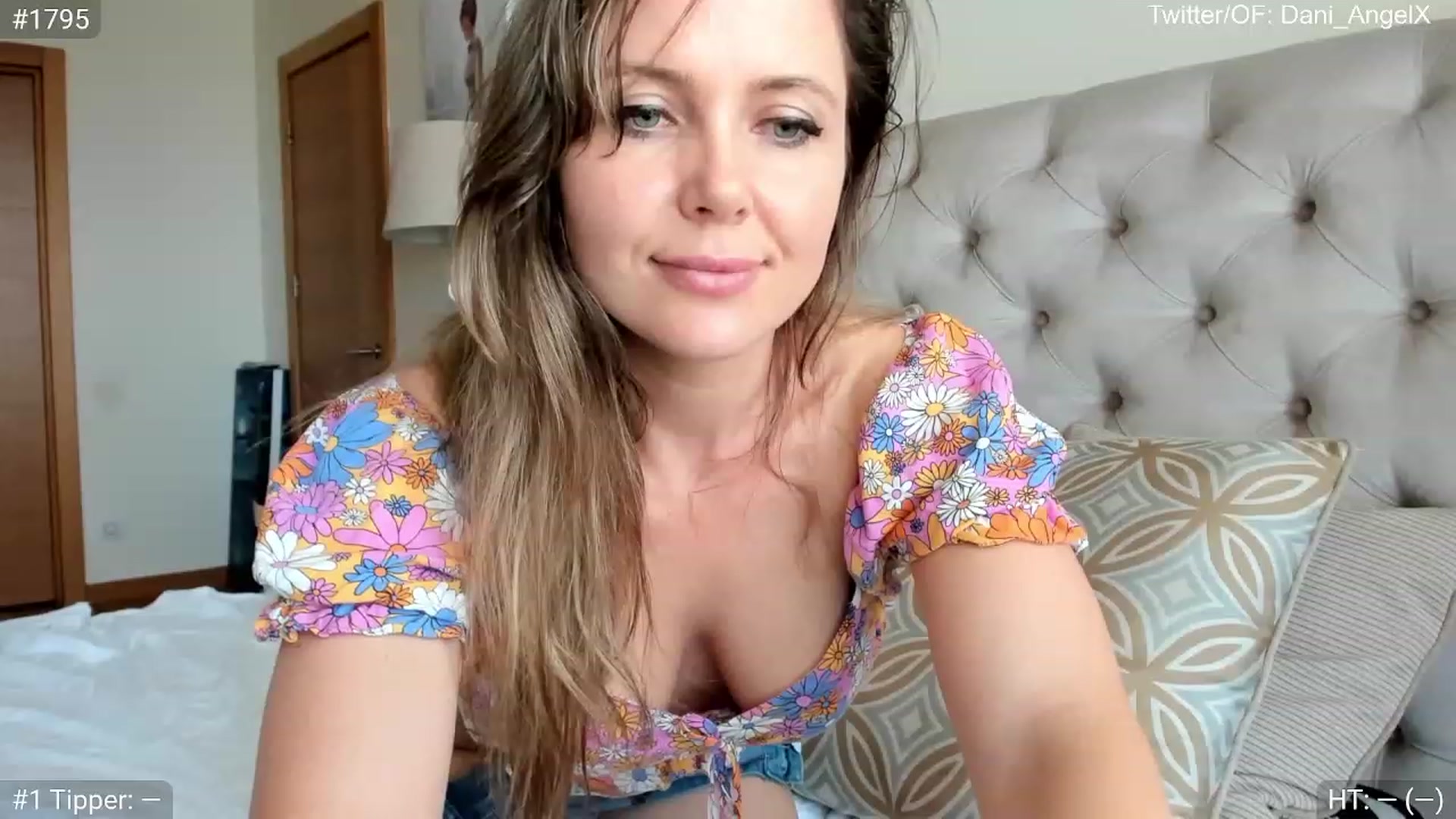 Gallery image thumbnail from Dani_Angel's myfreecams stream on, 06/19/2023, 10:48 image 16 of 20
