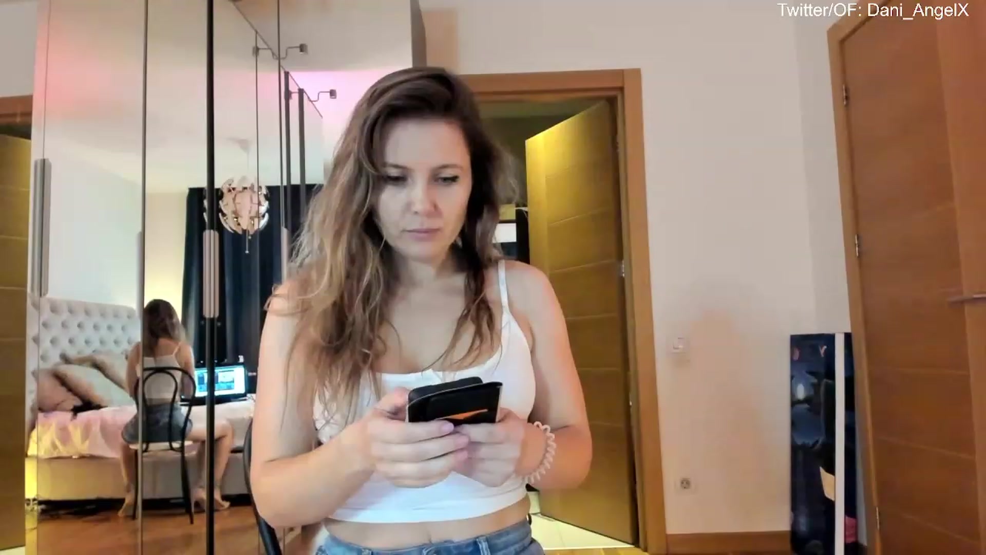 Gallery image thumbnail from Dani_Angel's myfreecams stream on, 07/06/2023, 22:19 image 17 of 20