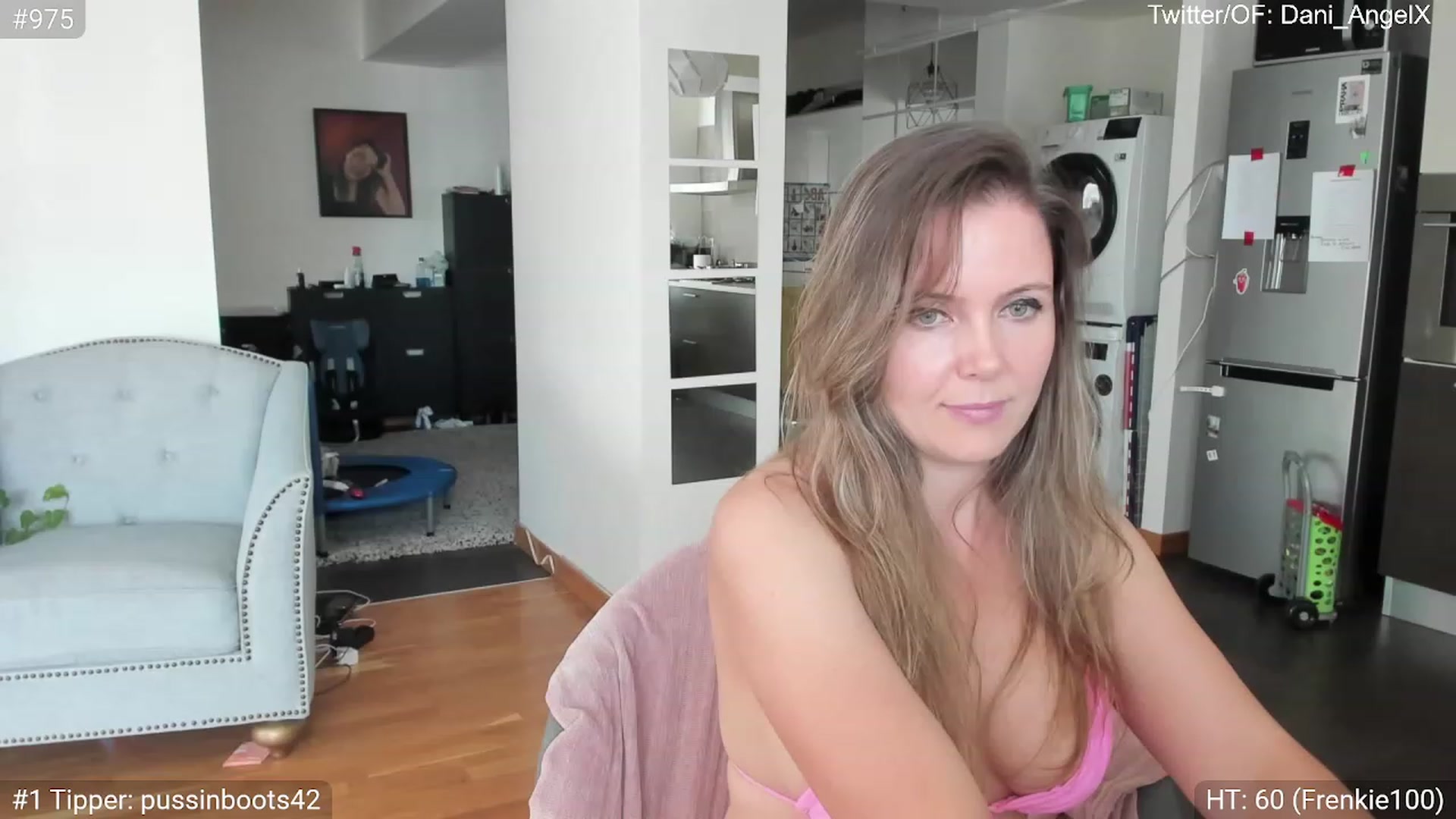 Gallery image thumbnail from Dani_Angel's myfreecams stream on, 10/05/2023, 12:21 image 17 of 20