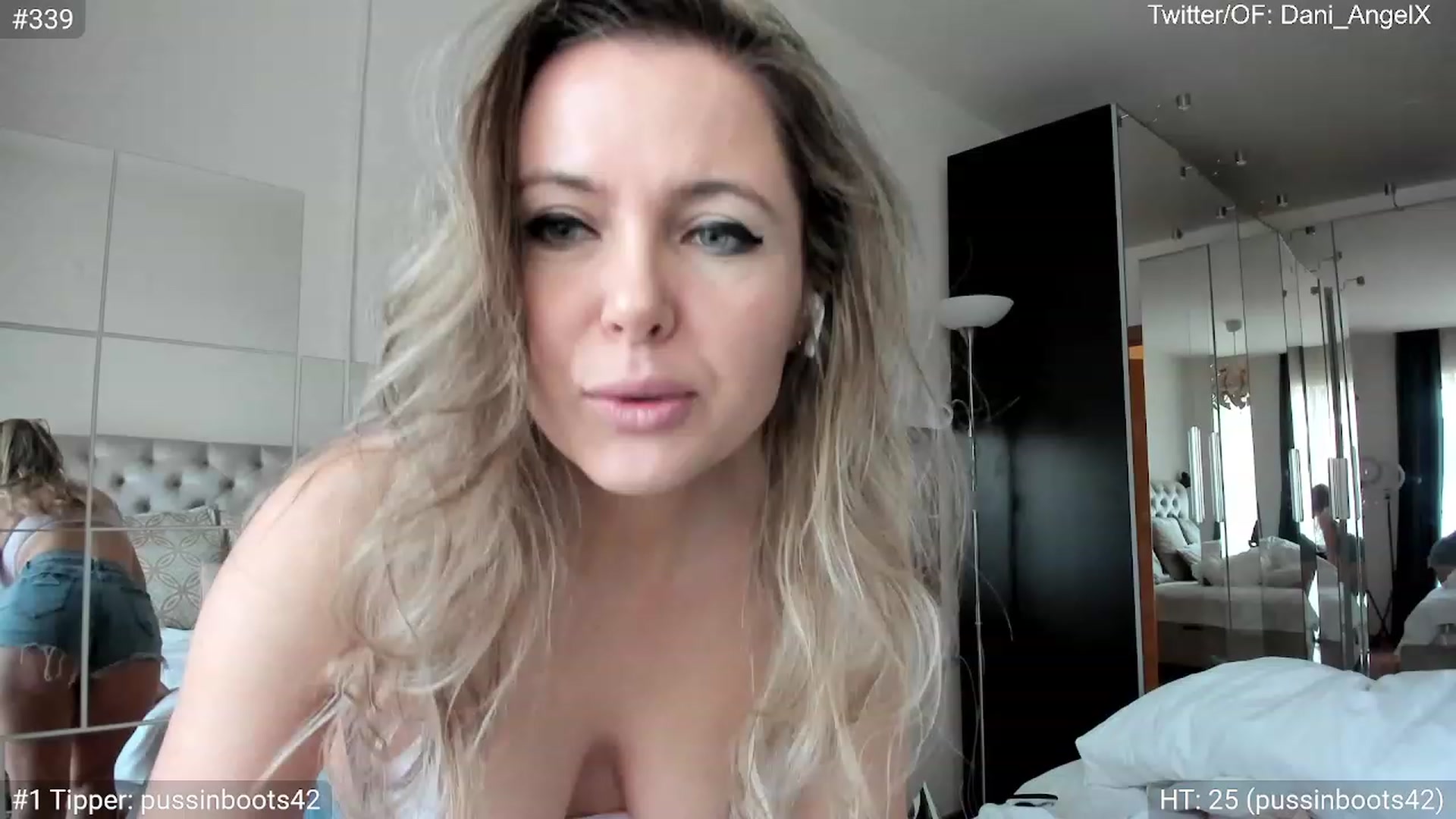 Gallery image thumbnail from Dani_Angel's myfreecams stream on, 12/30/2023, 07:30 image 4 of 20
