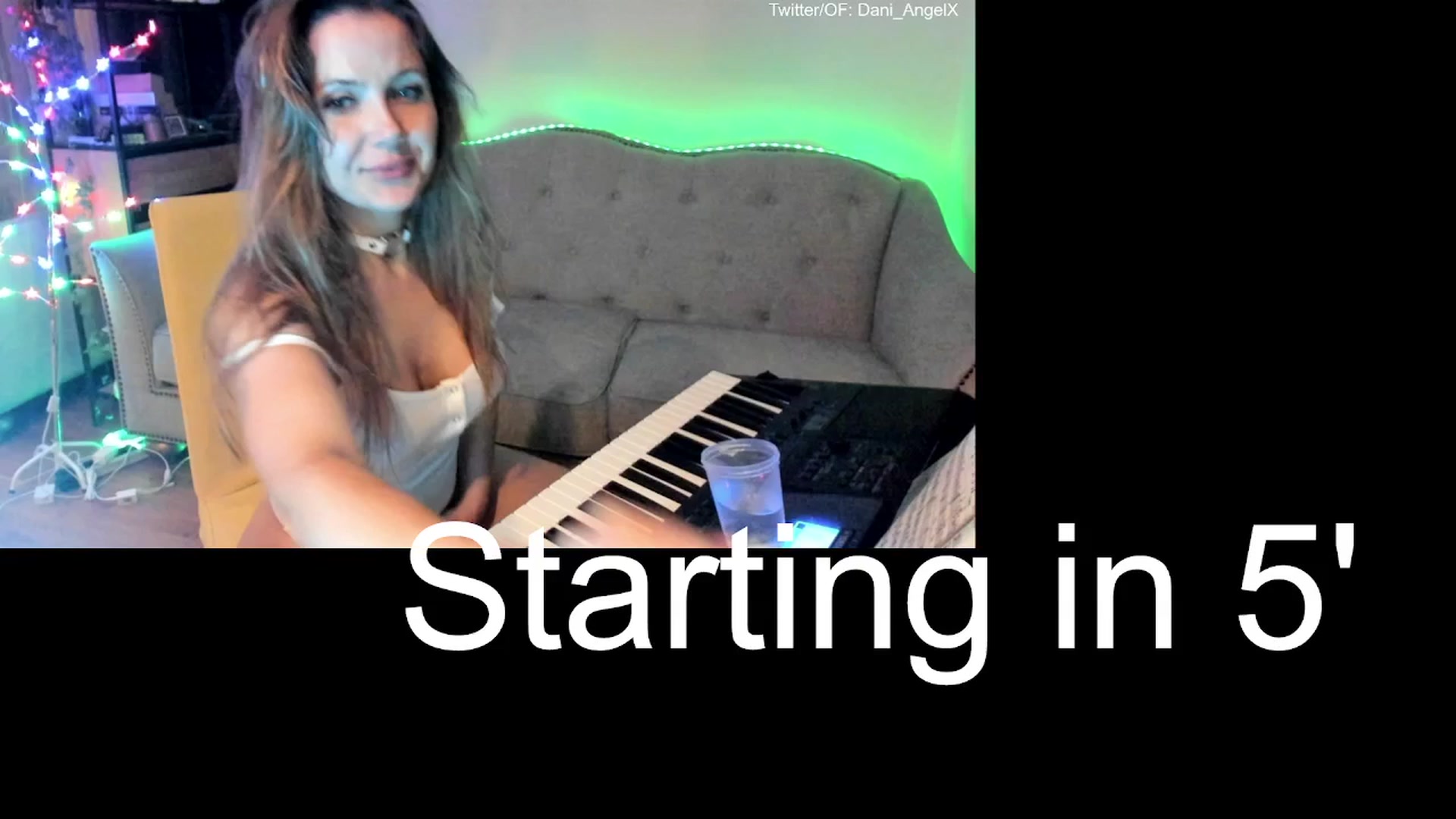 Gallery image thumbnail from Dani_Angel's myfreecams stream on, 04/23/2024, 23:09 image 7 of 20
