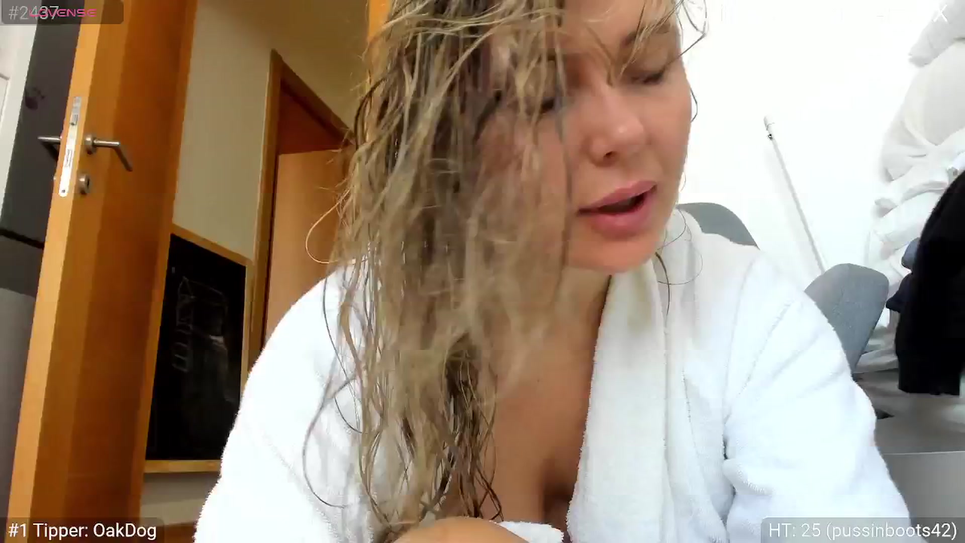 Gallery image thumbnail from Dani_Angel's myfreecams stream on, 04/29/2024, 08:04 image 11 of 20