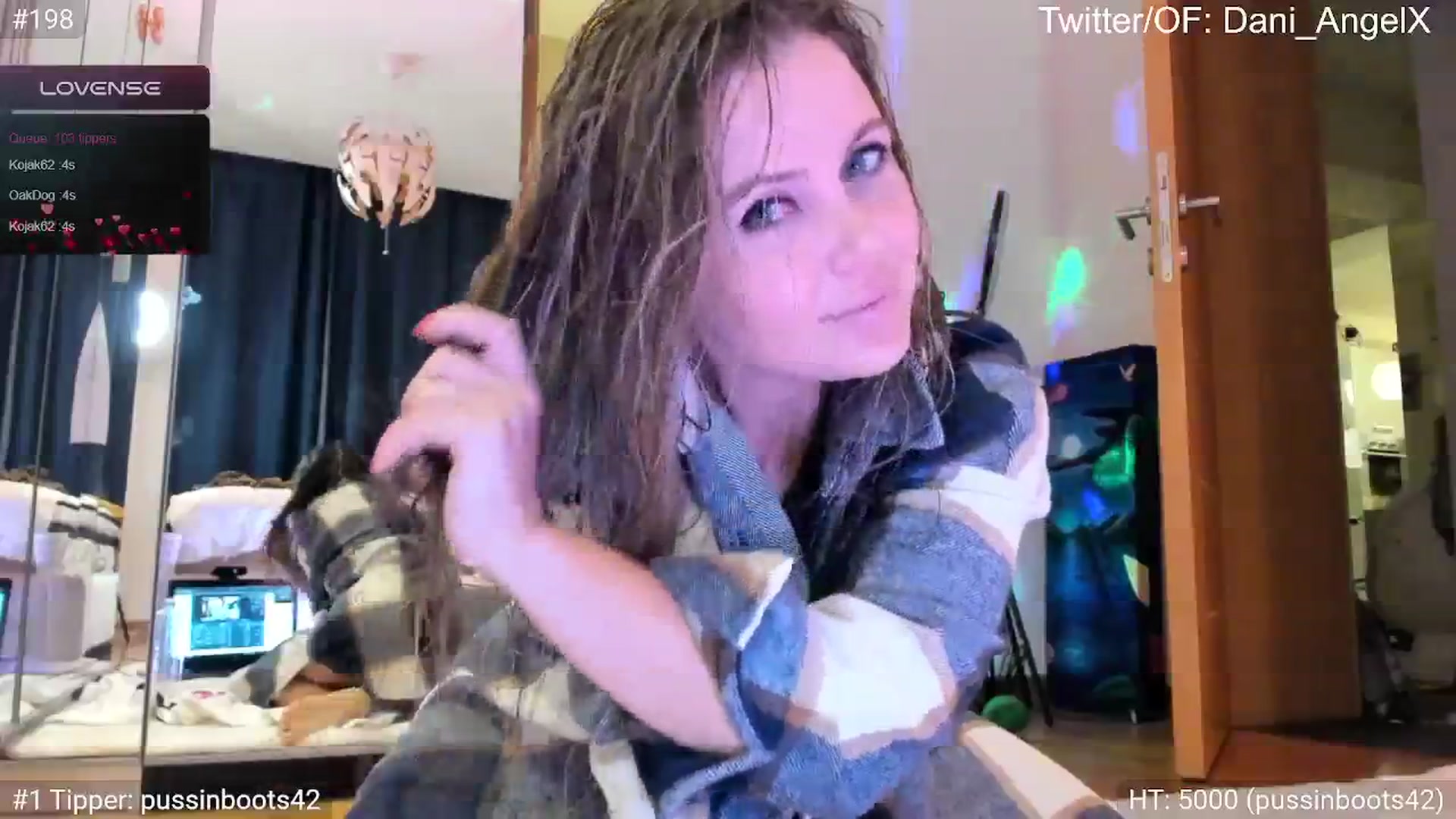 Gallery image thumbnail from Dani_Angel's myfreecams stream on, 05/03/2024, 22:14 image 17 of 20