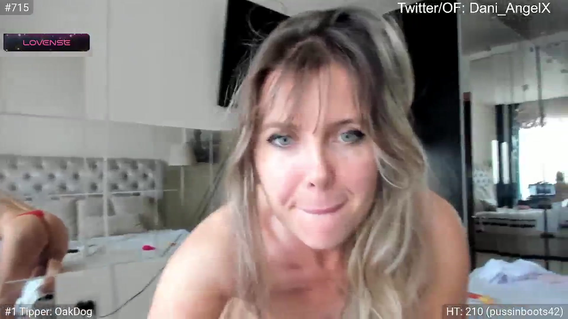 Gallery image thumbnail from Dani_Angel's myfreecams stream on, 06/22/2024, 17:59 image 7 of 20