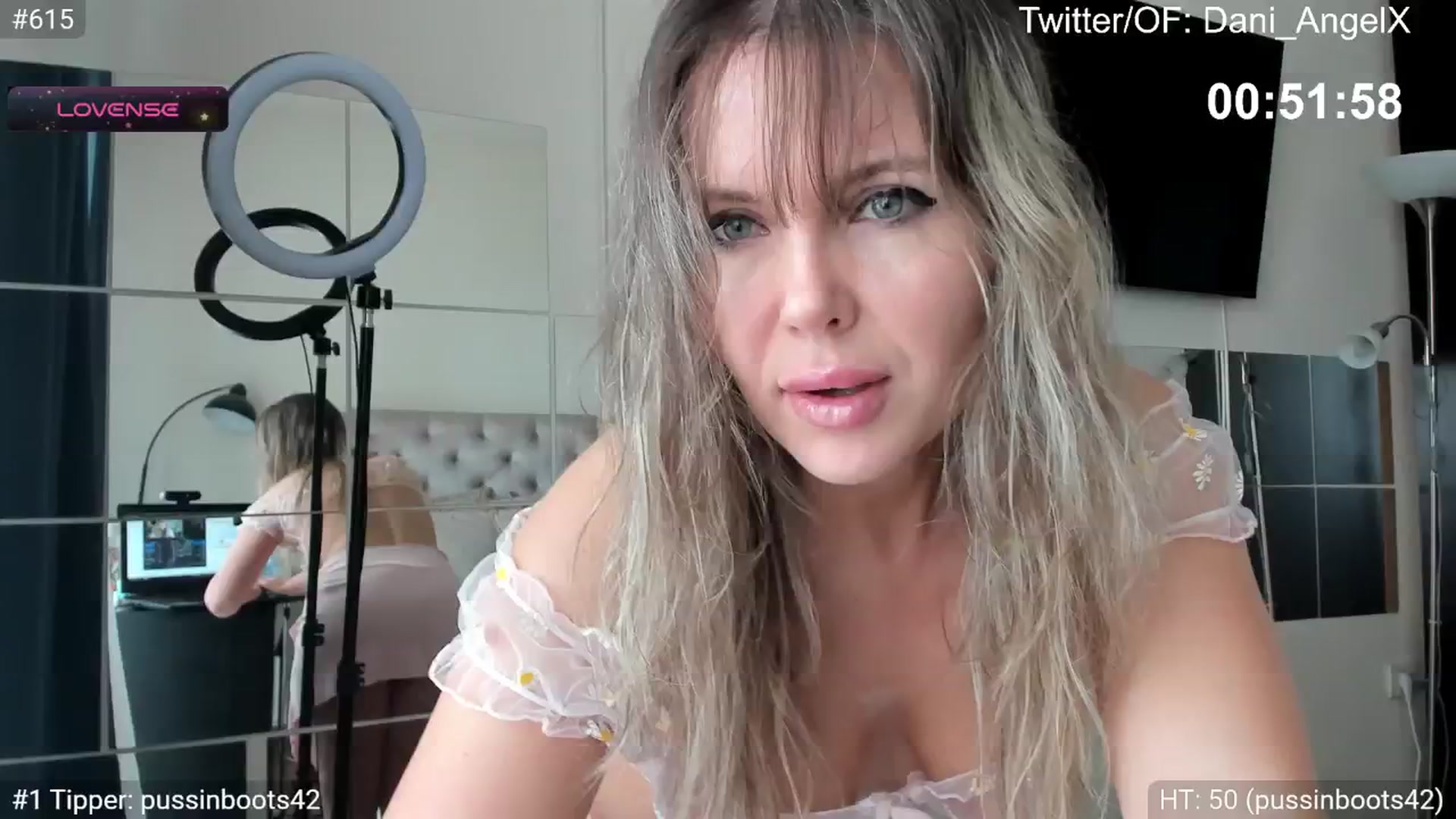 Gallery image thumbnail from Dani_Angel's myfreecams stream on, 06/25/2024, 08:38 image 10 of 20