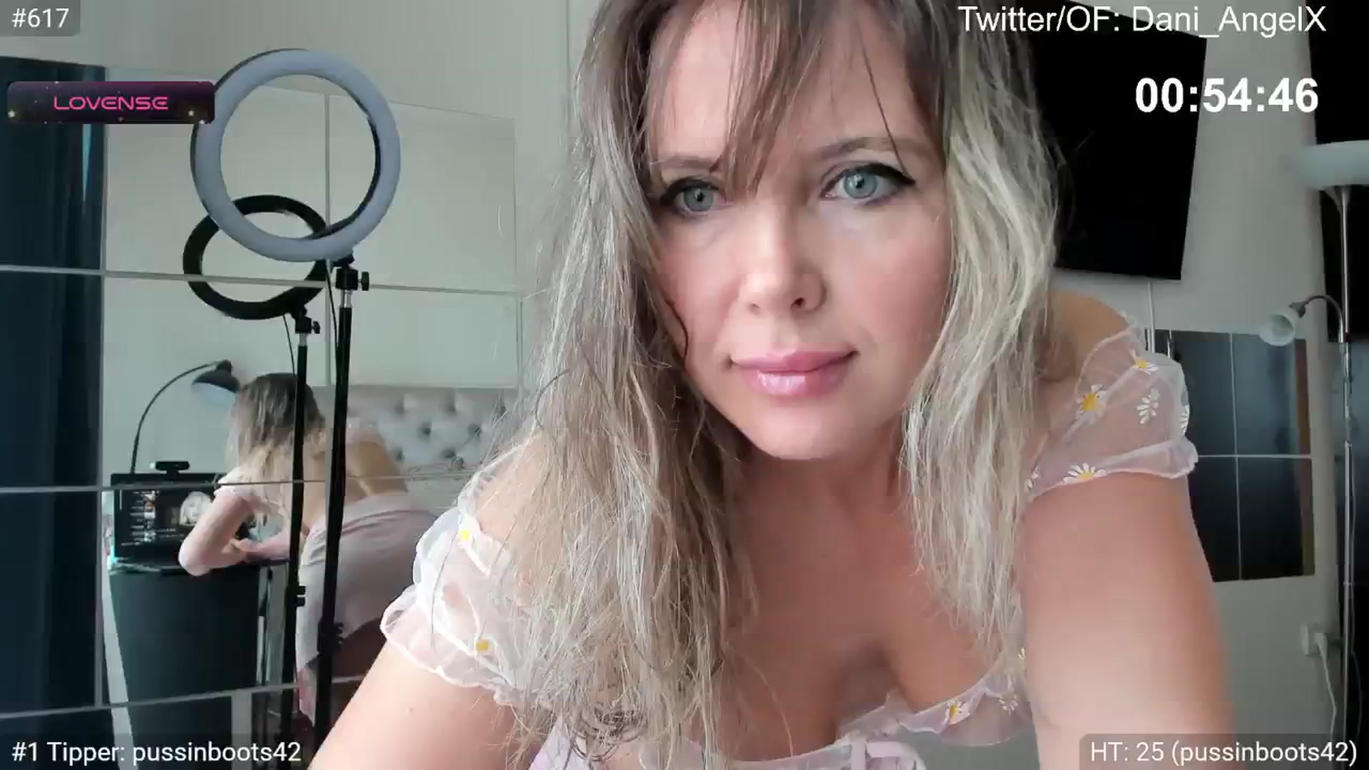 Gallery image thumbnail from Dani_Angel's myfreecams stream on, 06/25/2024, 08:38 image 6 of 20