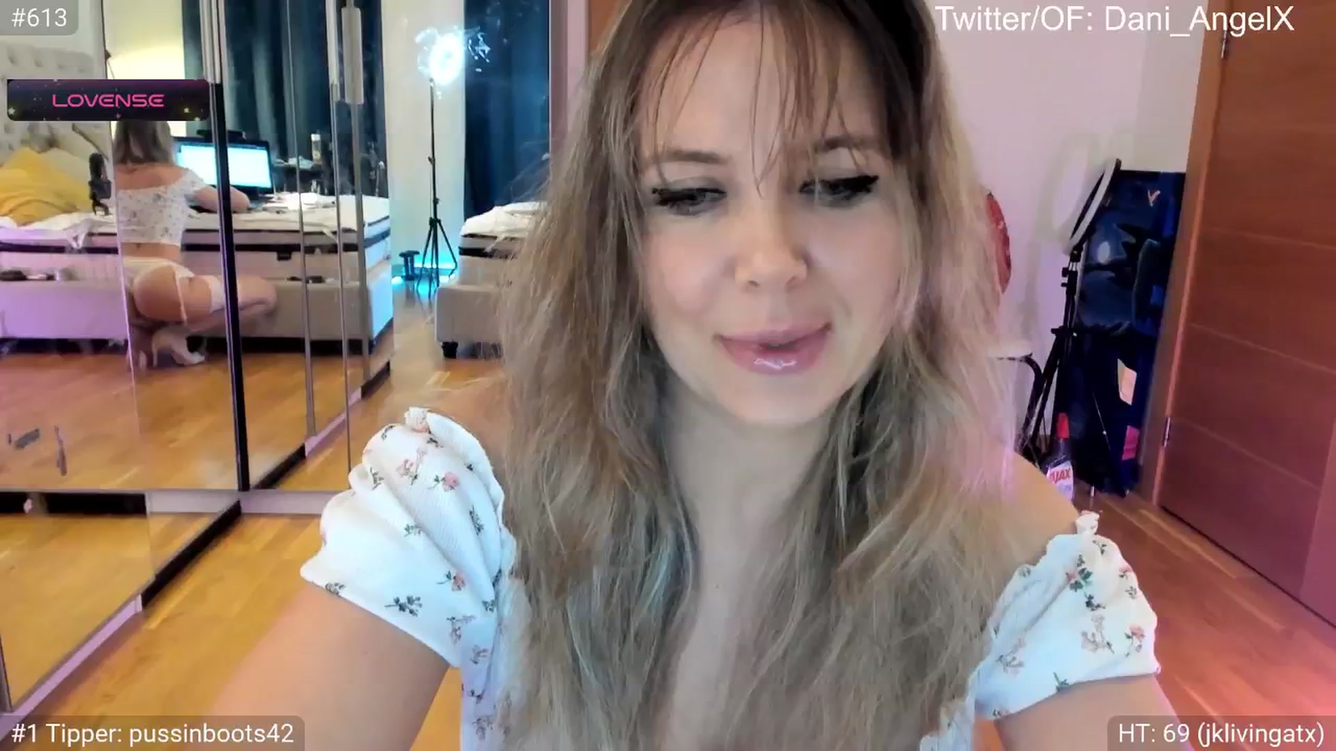 Gallery image thumbnail from Dani_Angel's myfreecams stream on, 06/25/2024, 21:24 image 2 of 20